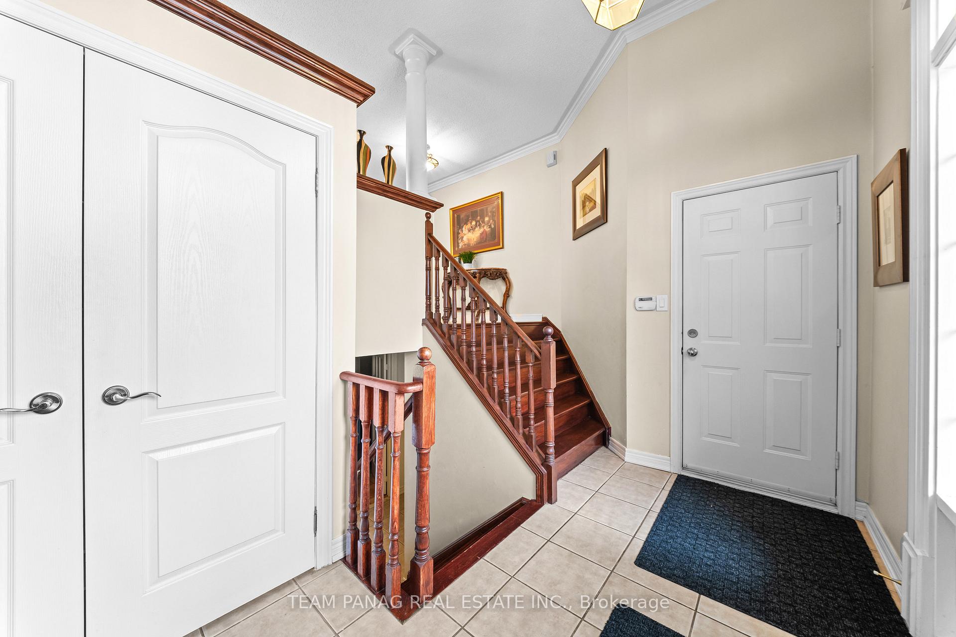 Photo 7 of 11 Larkmead Place, Brampton, Sandringham-Wellington — HOMEH