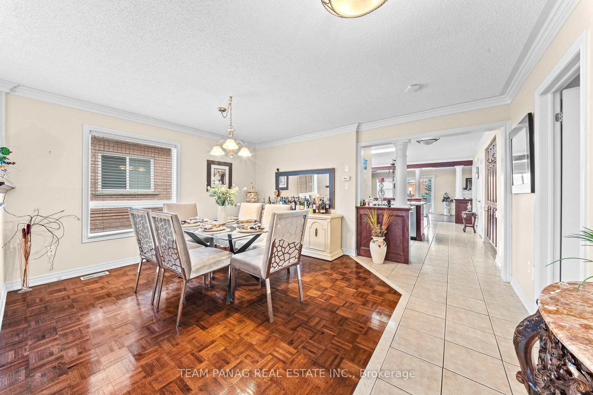 Photo 8 of 11 Larkmead Place, Brampton, Sandringham-Wellington — HOMEH