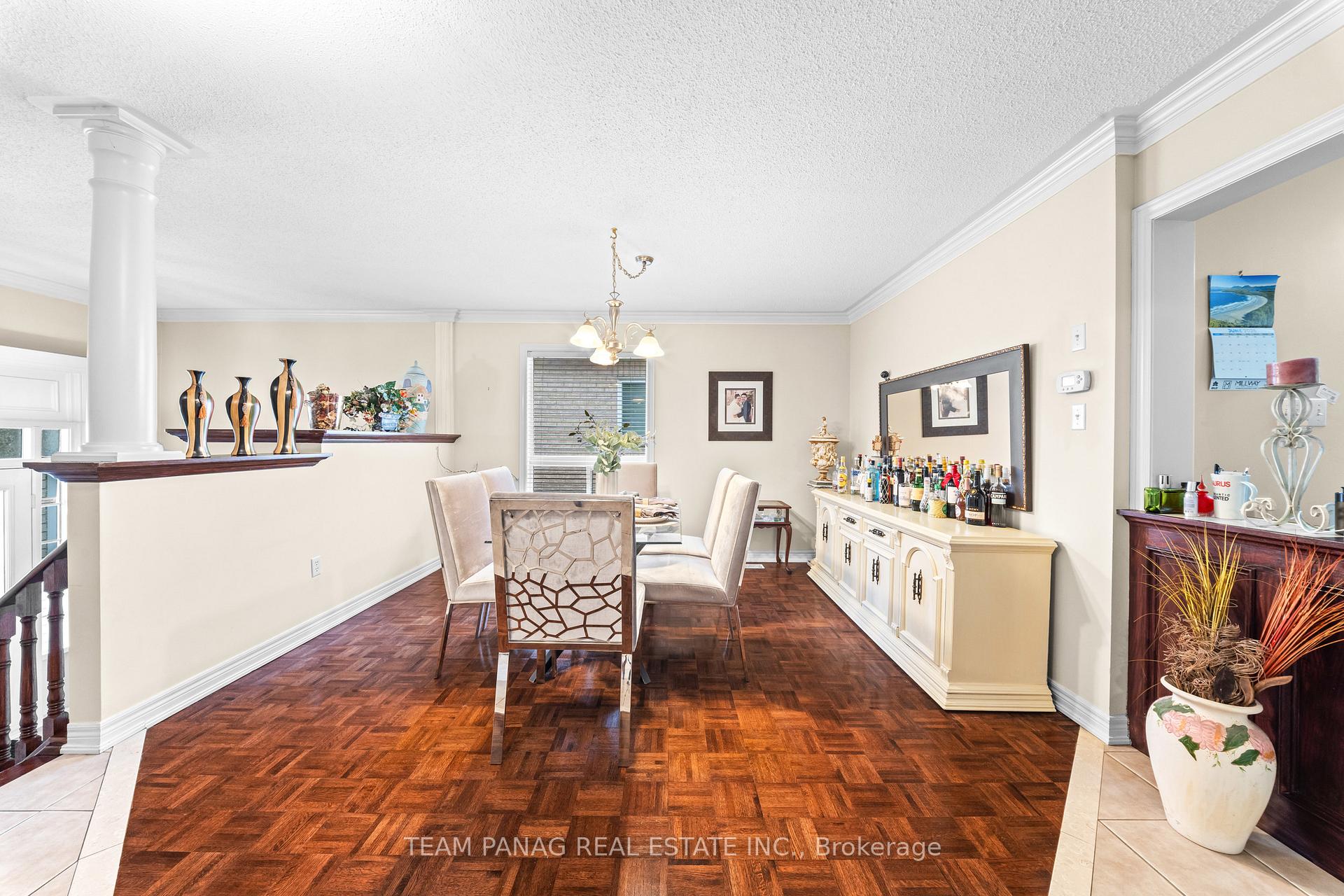 Photo 9 of 11 Larkmead Place, Brampton, Sandringham-Wellington — HOMEH