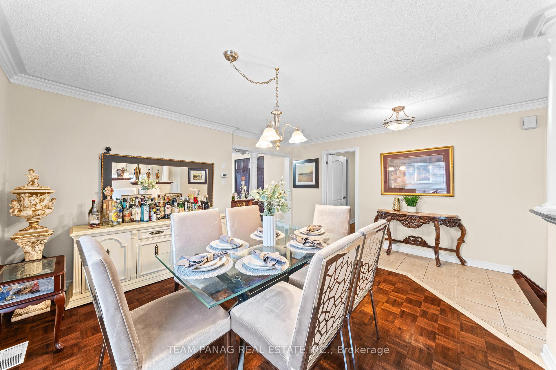 Photo 11 of 11 Larkmead Place, Brampton, Sandringham-Wellington — HOMEH