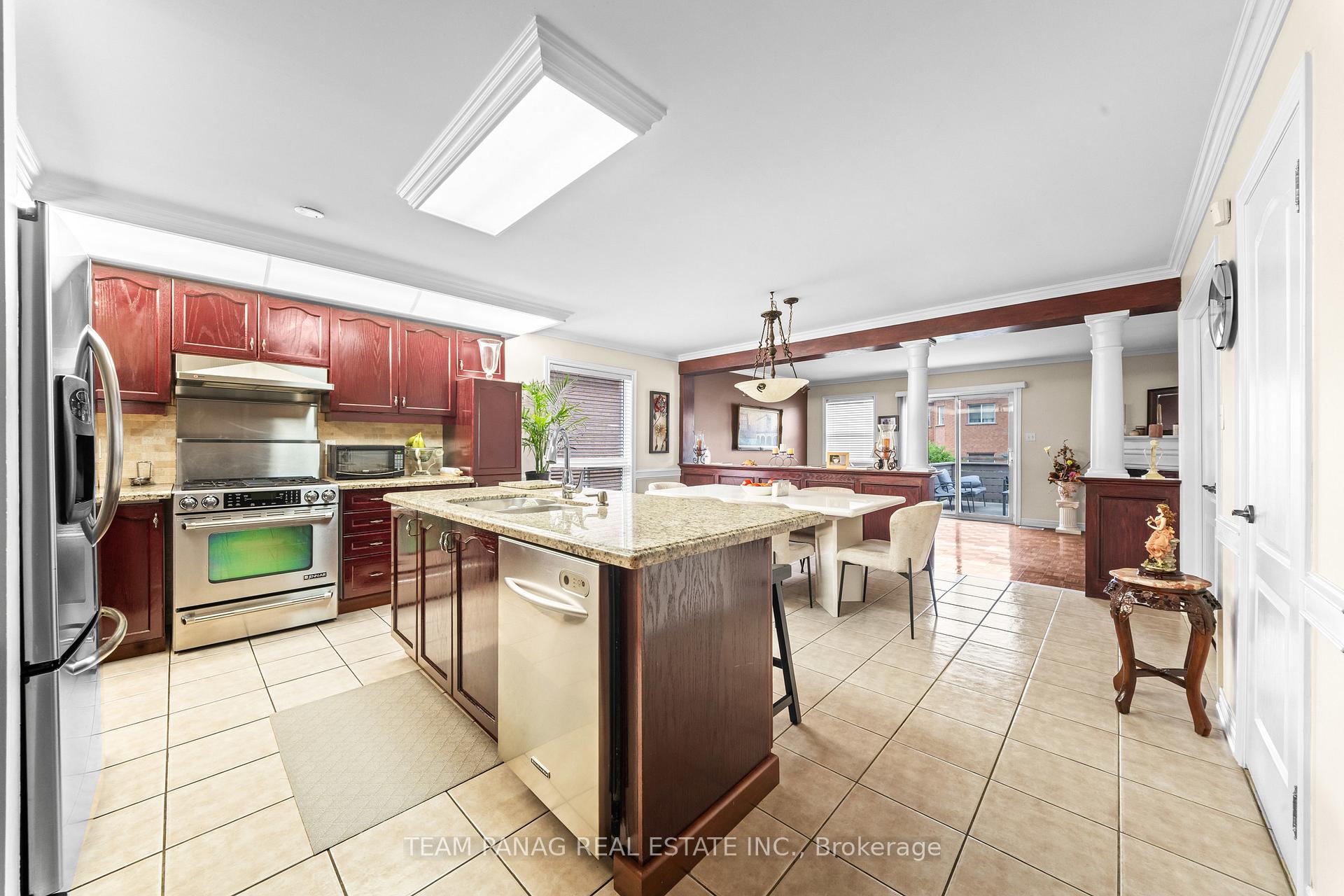 Photo 13 of 11 Larkmead Place, Brampton, Sandringham-Wellington — HOMEH