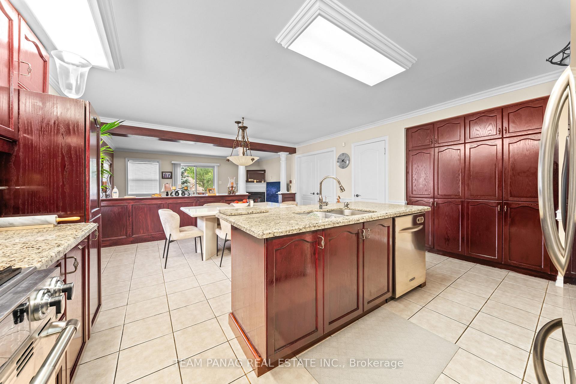 Photo 16 of 11 Larkmead Place, Brampton, Sandringham-Wellington — HOMEH