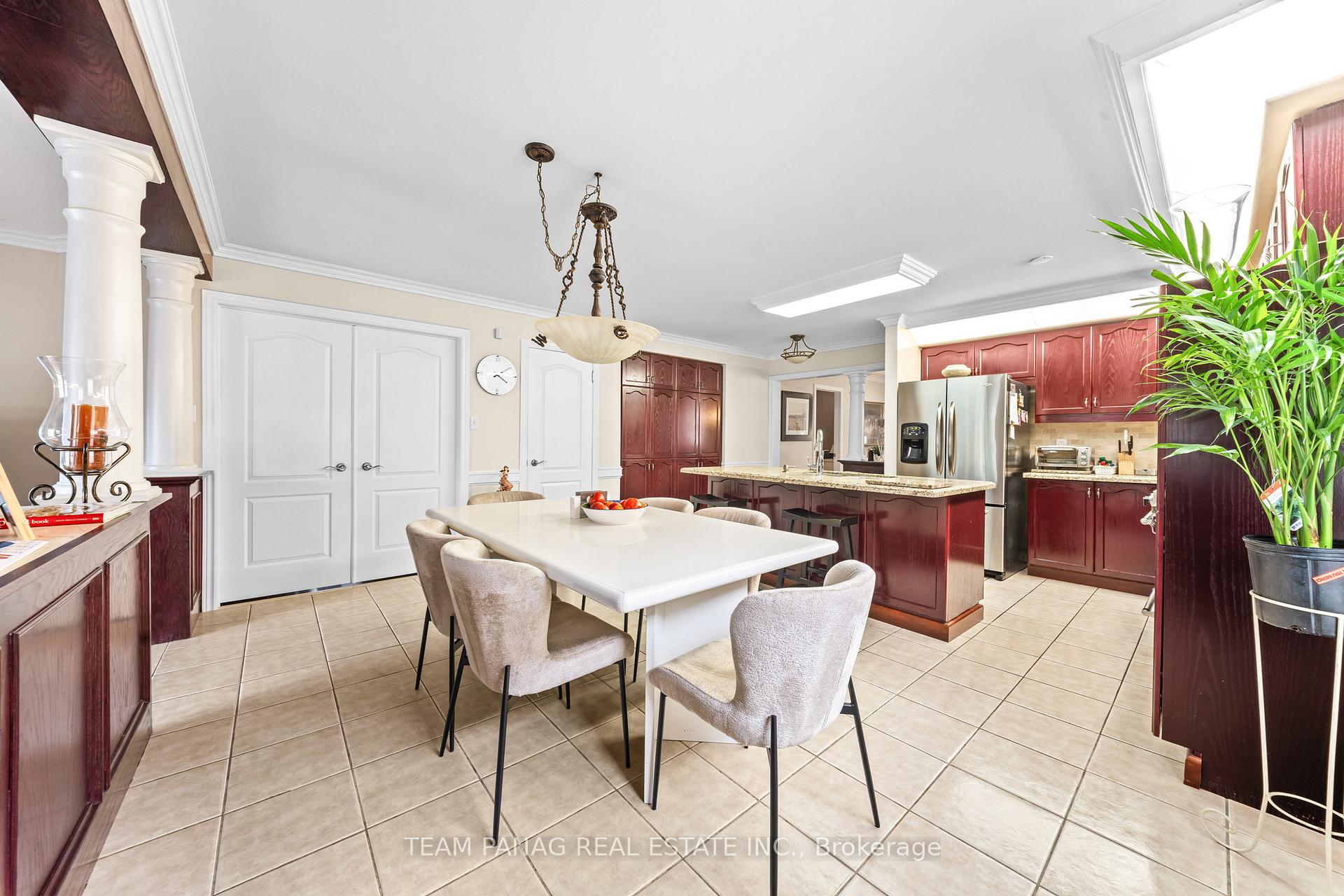 Photo 20 of 11 Larkmead Place, Brampton, Sandringham-Wellington — HOMEH