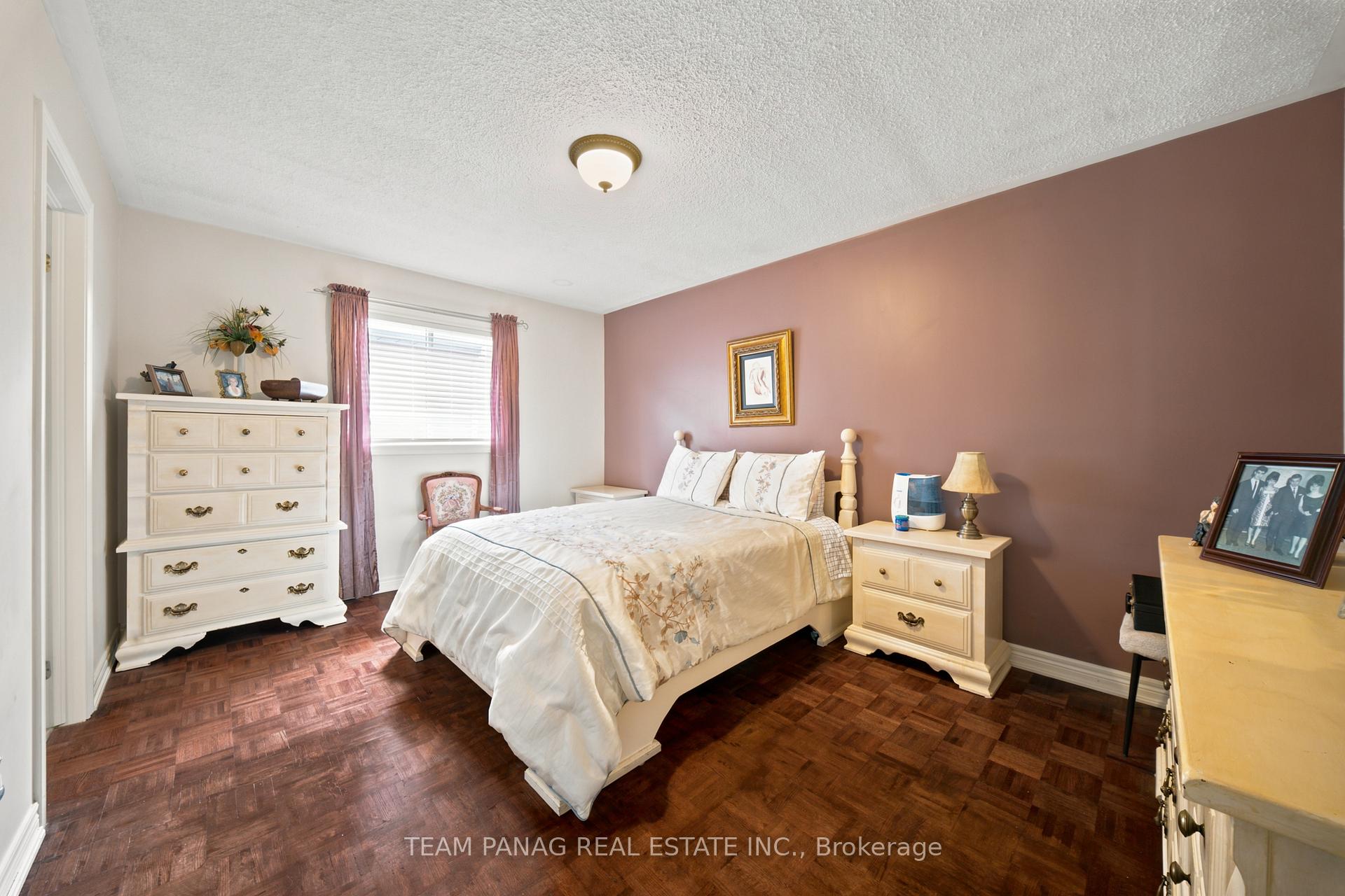 Photo 25 of 11 Larkmead Place, Brampton, Sandringham-Wellington — HOMEH