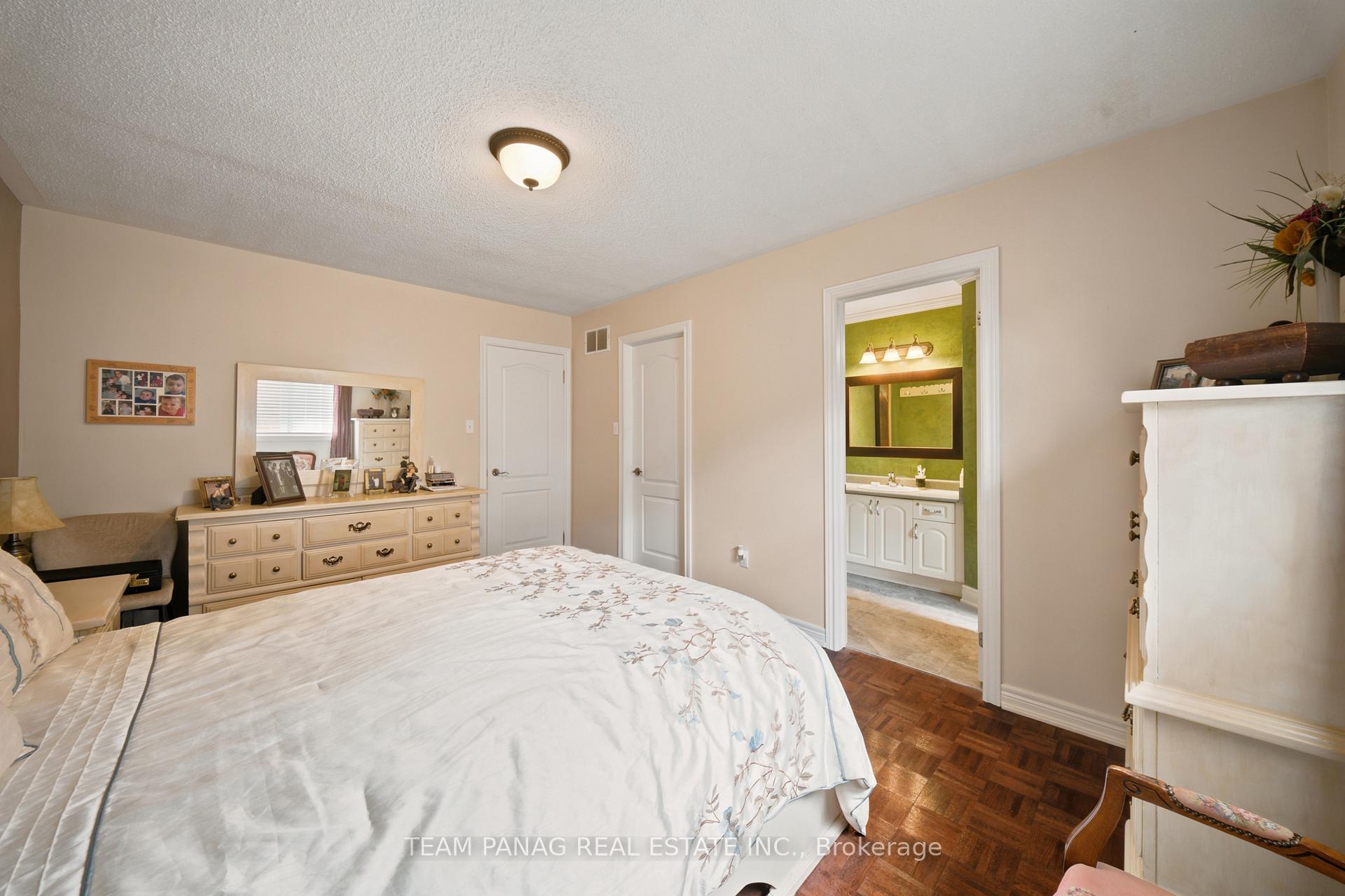 Photo 26 of 11 Larkmead Place, Brampton, Sandringham-Wellington — HOMEH
