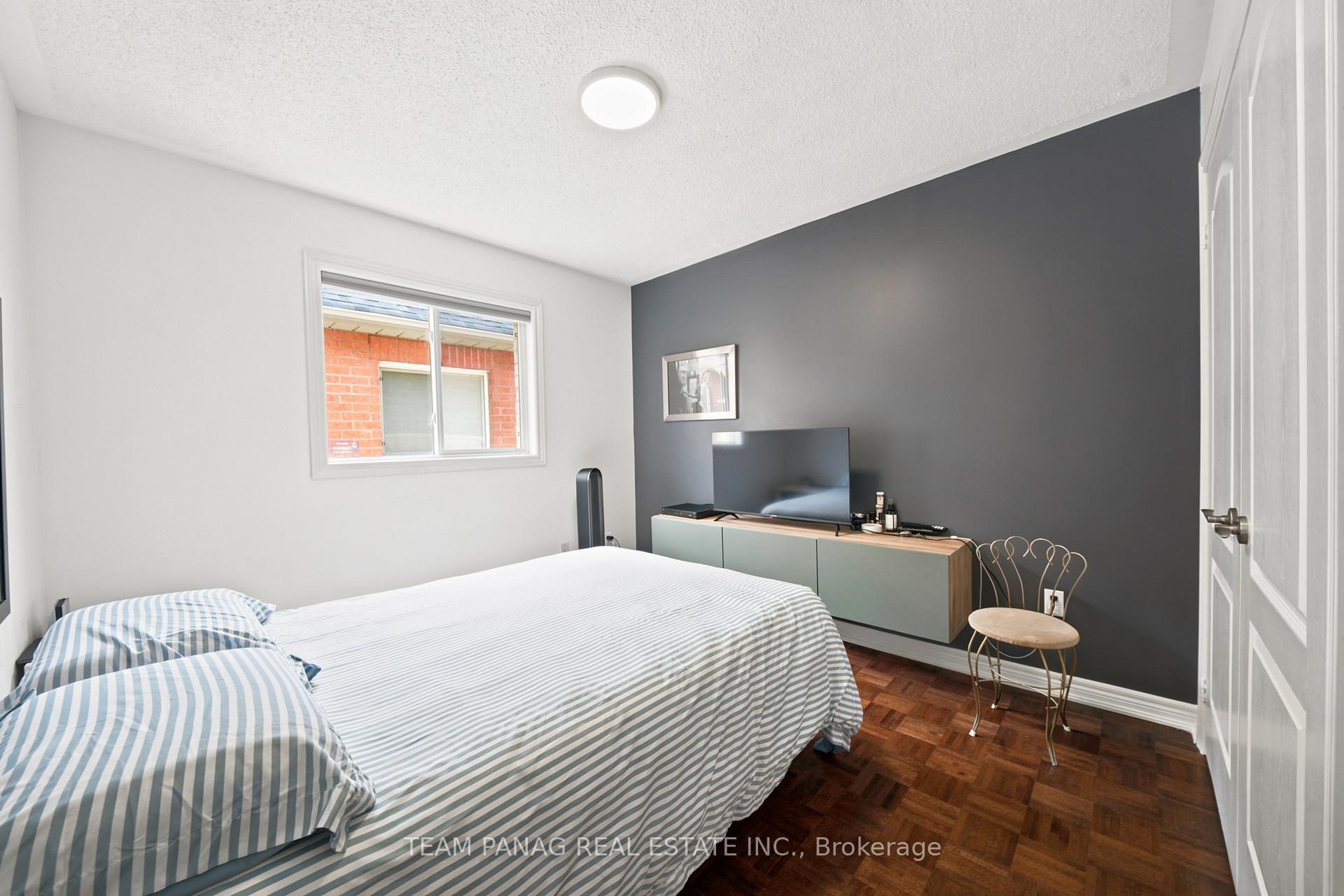 Photo 29 of 11 Larkmead Place, Brampton, Sandringham-Wellington — HOMEH