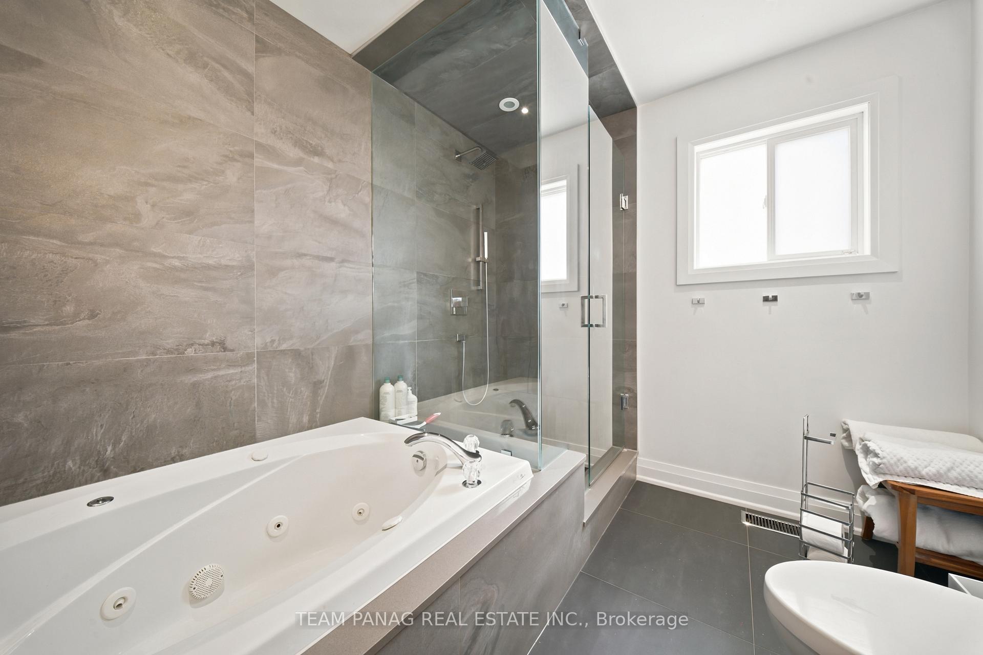 Photo 30 of 11 Larkmead Place, Brampton, Sandringham-Wellington — HOMEH