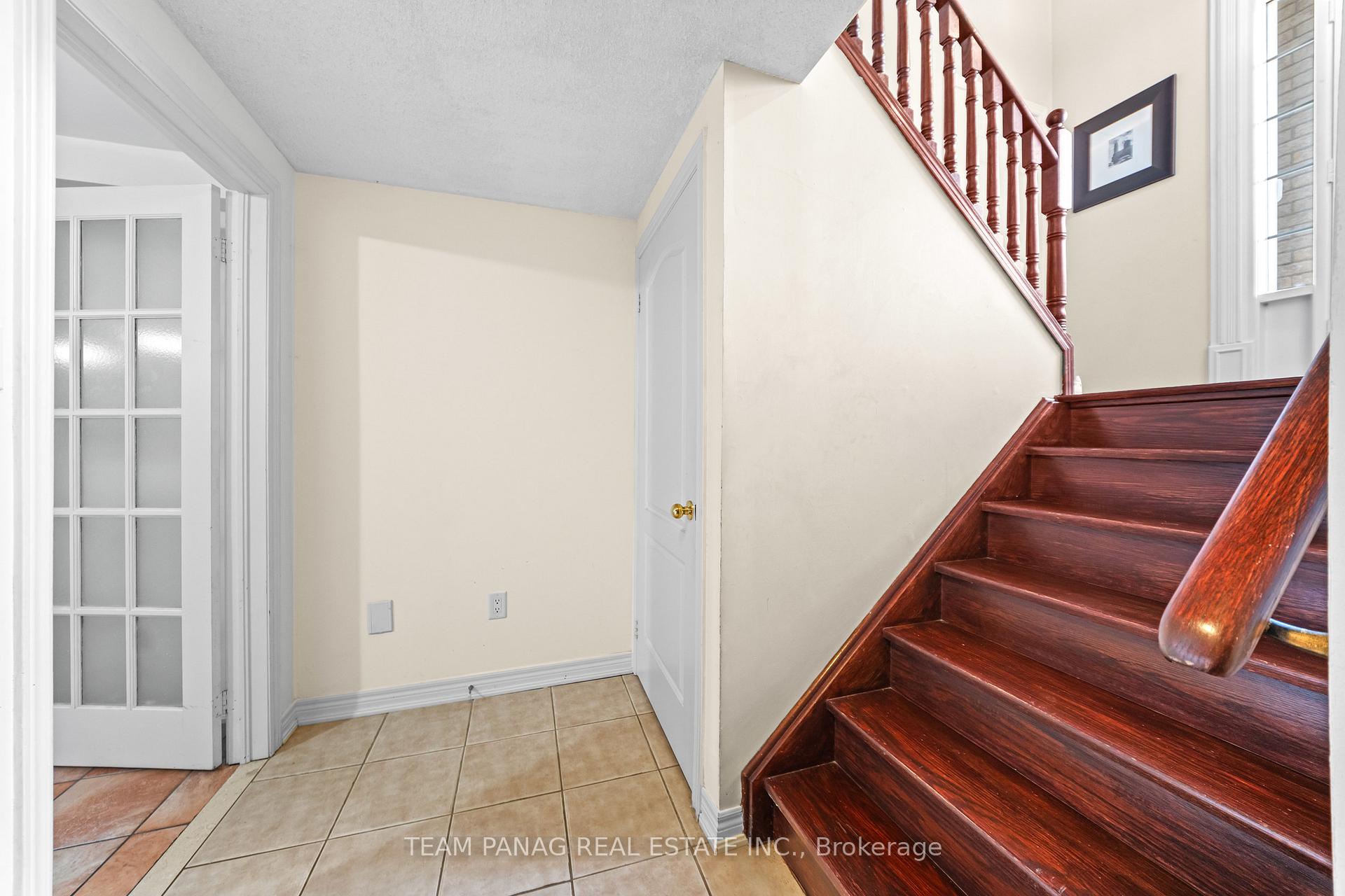 Photo 33 of 11 Larkmead Place, Brampton, Sandringham-Wellington — HOMEH