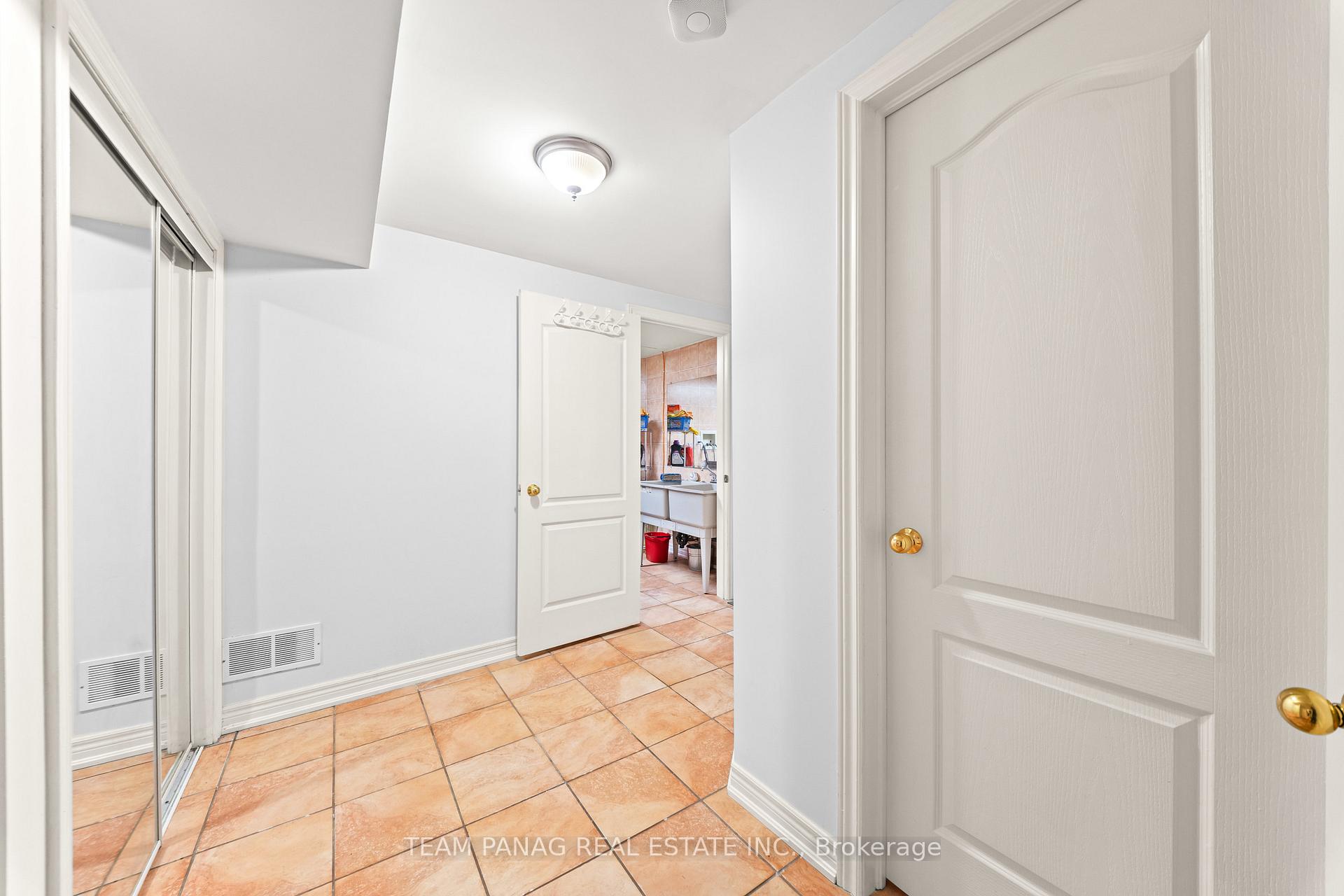 Photo 36 of 11 Larkmead Place, Brampton, Sandringham-Wellington — HOMEH