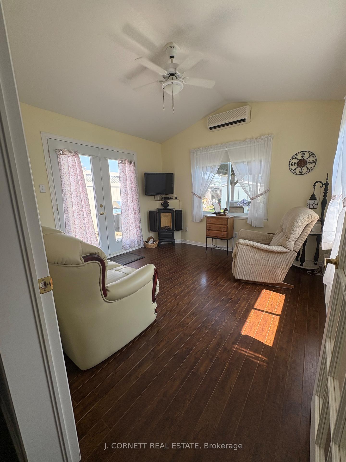 Photo 8 of 132 Dunbar Avenue, Cornwall, Cornwall — HOMEH
