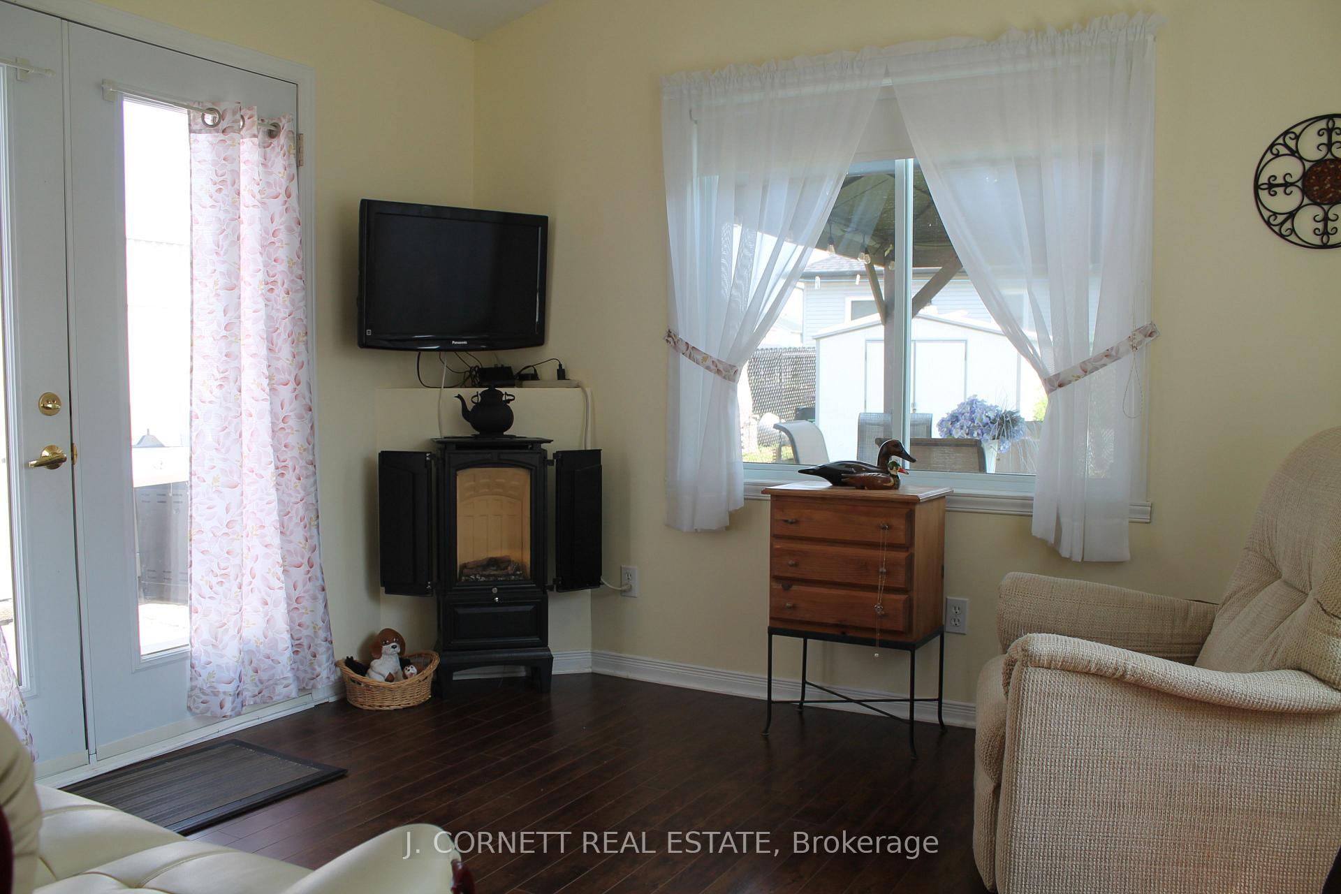 Photo 18 of 132 Dunbar Avenue, Cornwall, Cornwall — HOMEH
