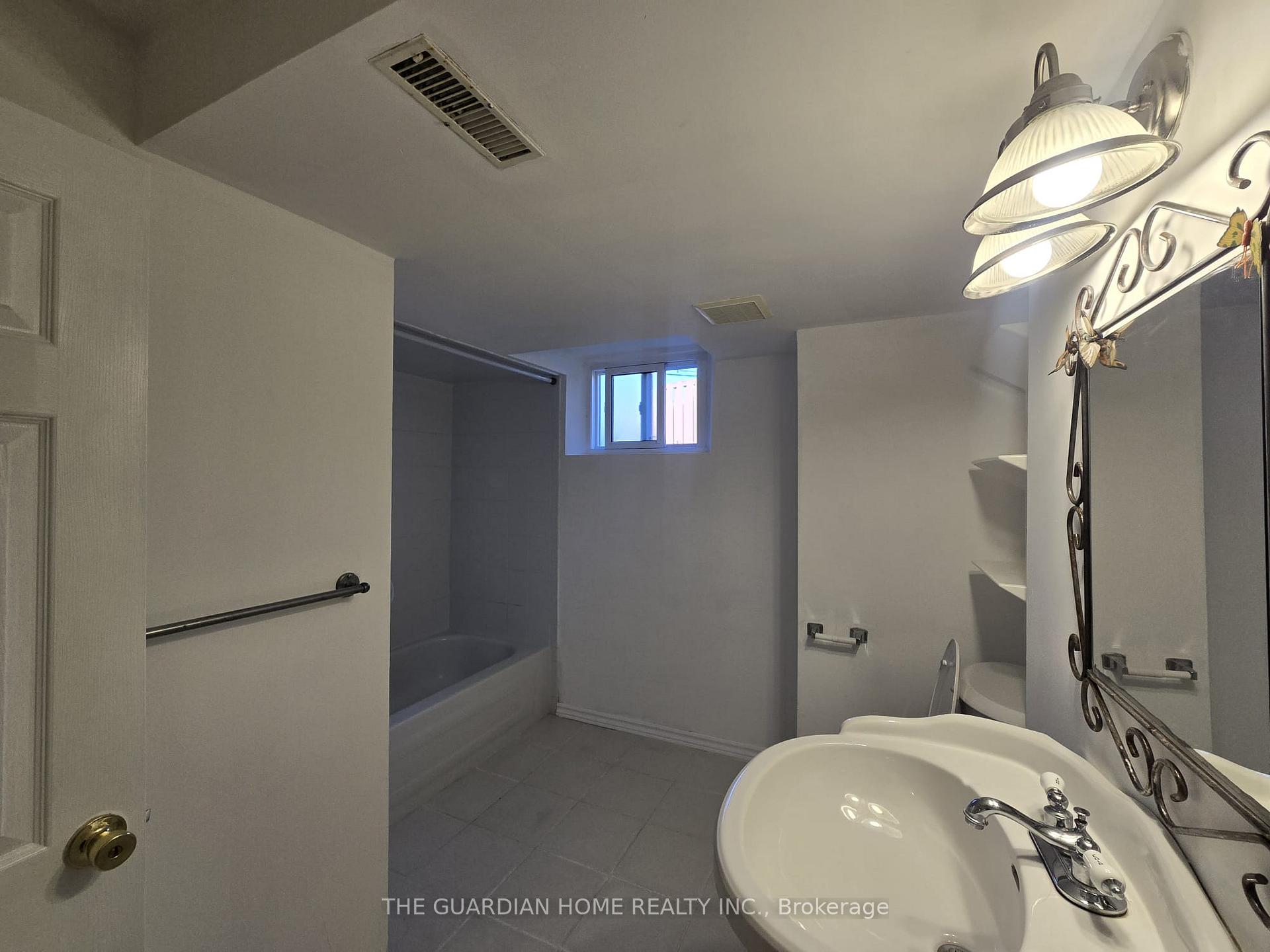 Photo 18 of 15 Princemere Crescent, Scarborough, Wexford-Maryvale — HOMEH