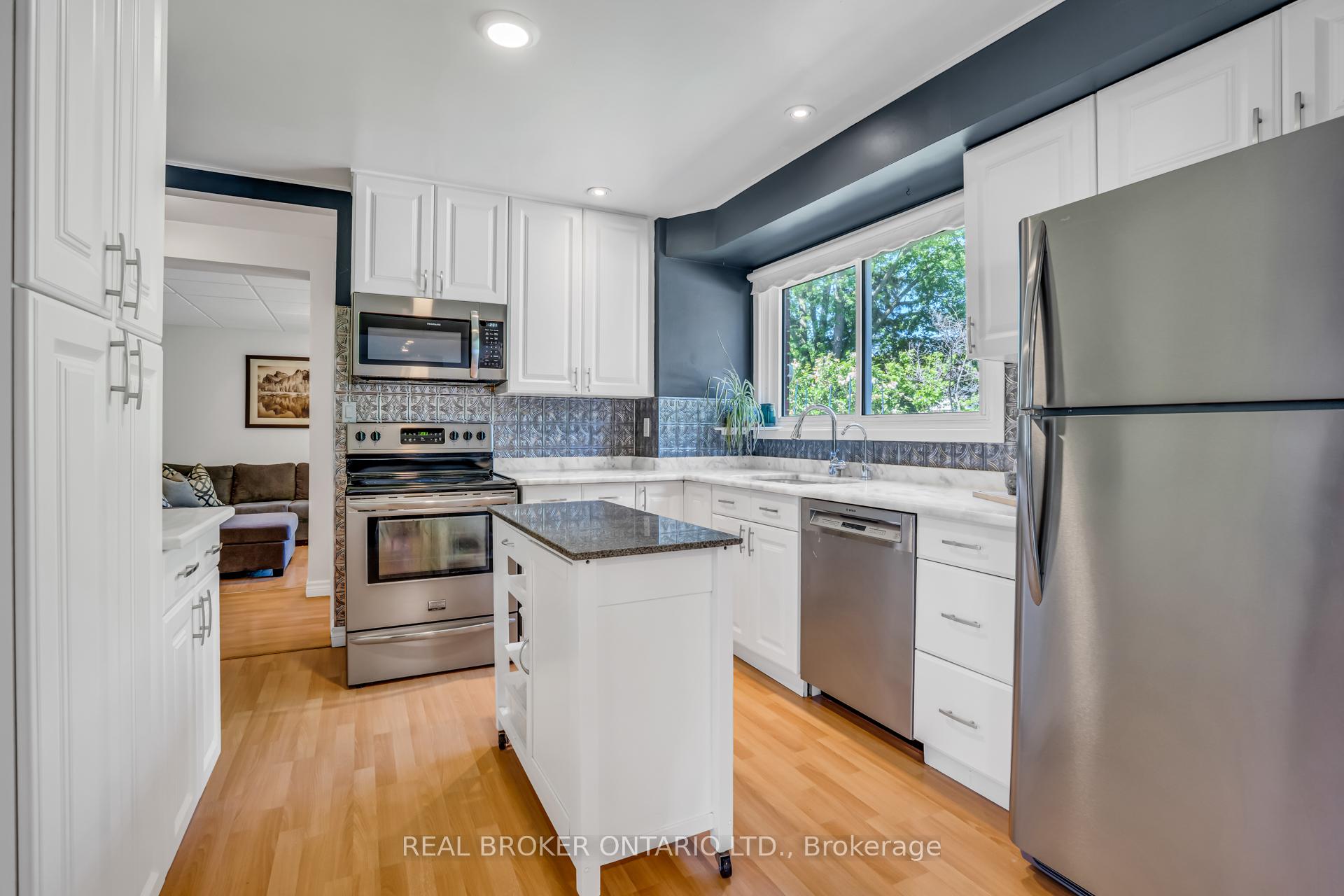 Photo 12 of 341 Appleby Line, Burlington, Appleby — HOMEH