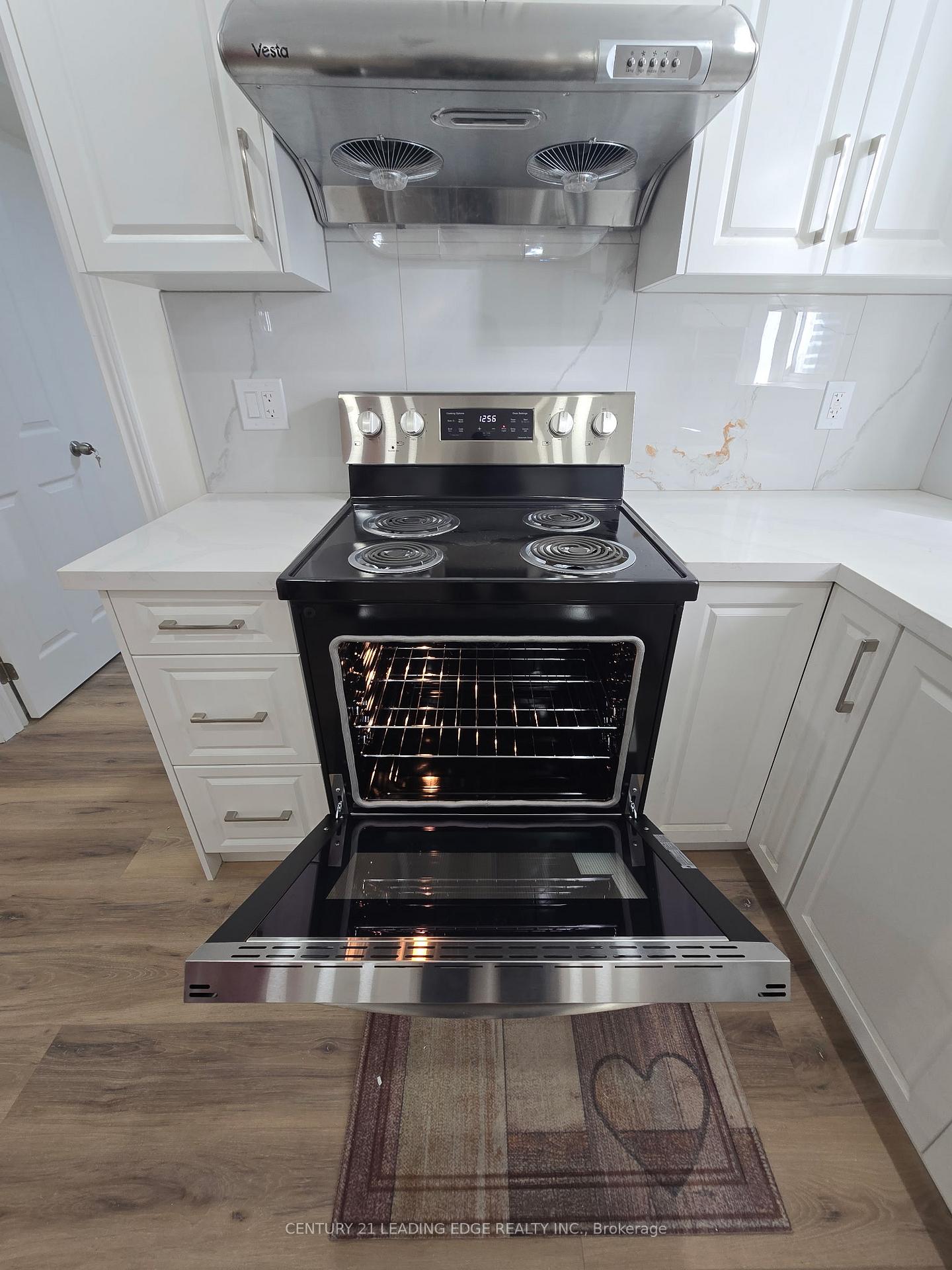Photo 6 of Unit BSMT, 11 Radford Crescent, Markham, Sherwood-Amberglen — HOMEH