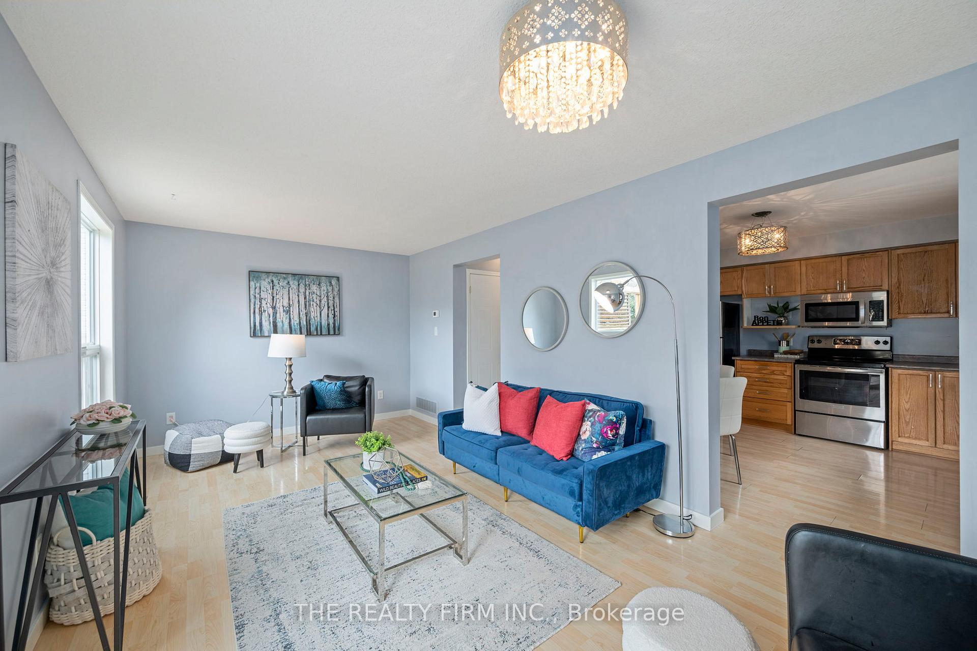 Photo 4 of 567 Fieldgate Circle, London, East I — HOMEH