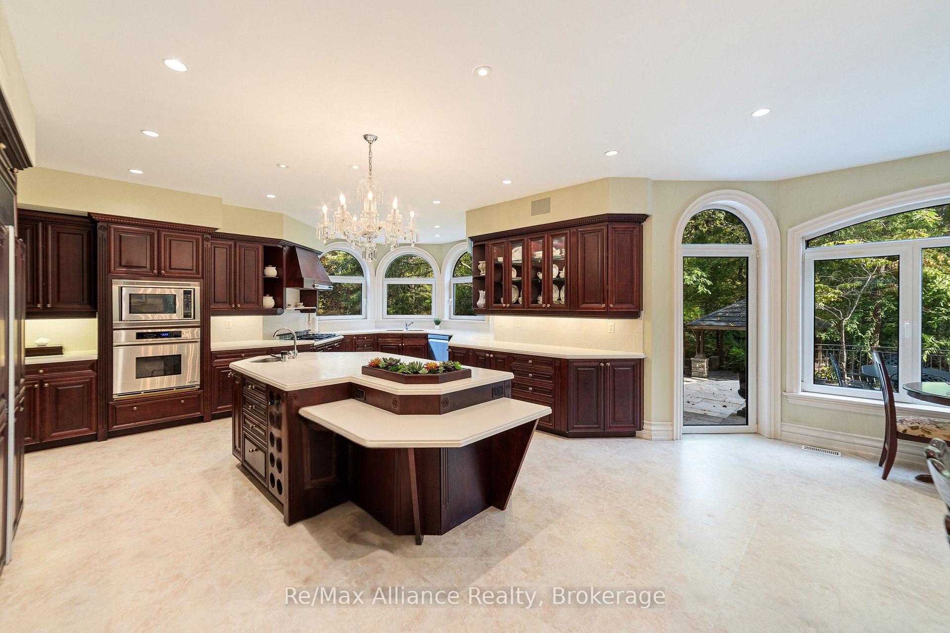 Photo 12 of 1024 Linbrook Road, Oakville, Morrison — HOMEH