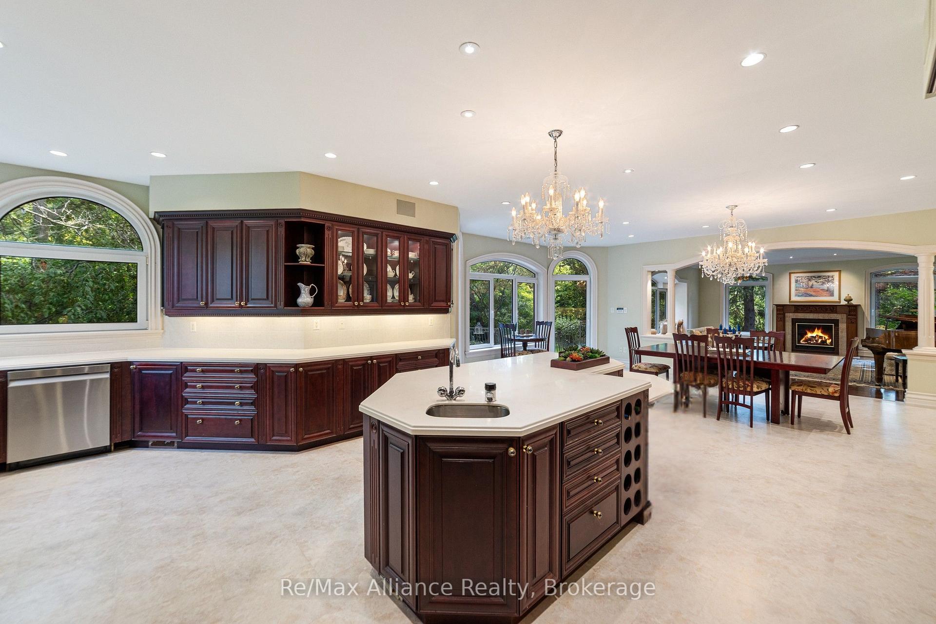 Photo 13 of 1024 Linbrook Road, Oakville, Morrison — HOMEH
