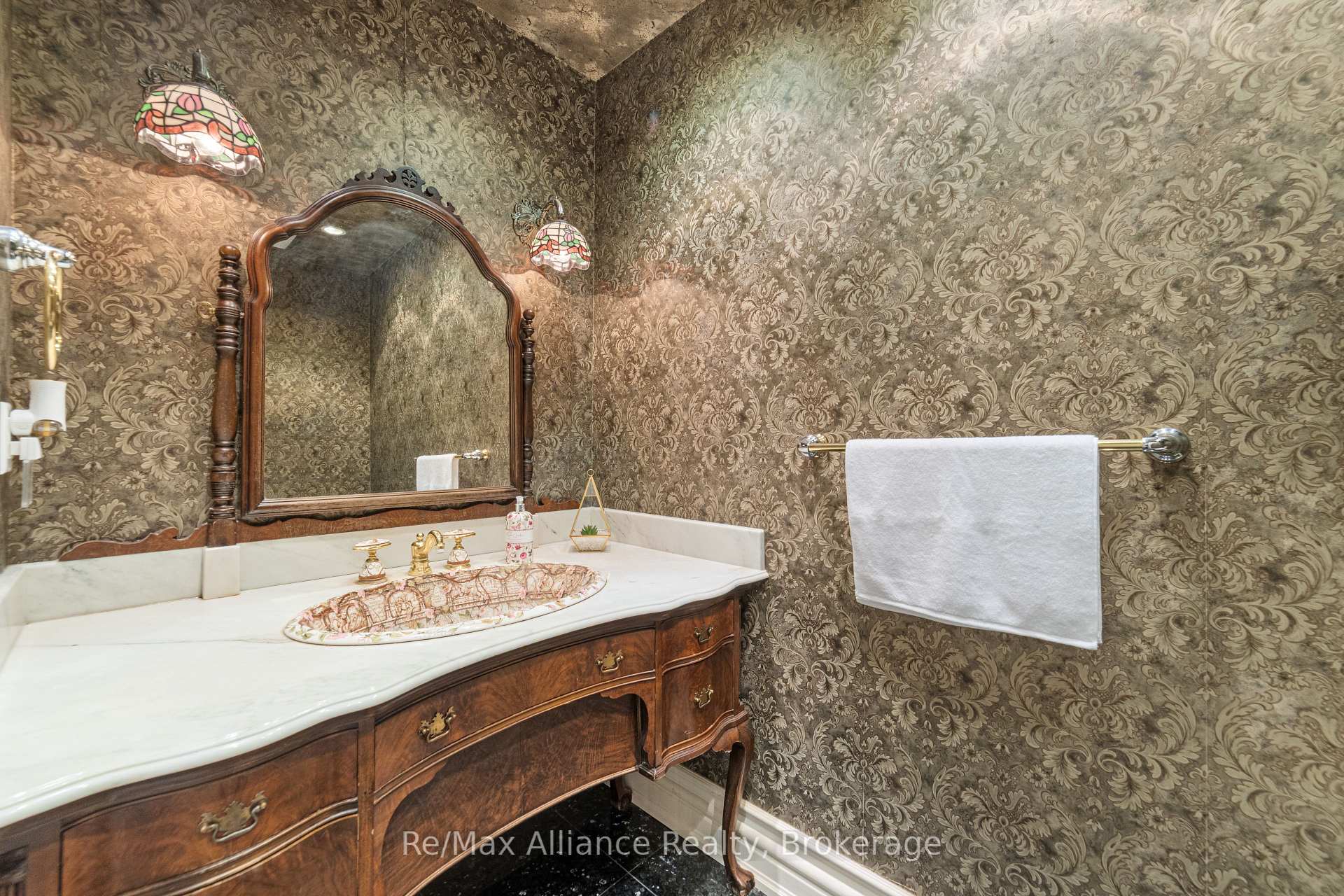 Photo 17 of 1024 Linbrook Road, Oakville, Morrison — HOMEH