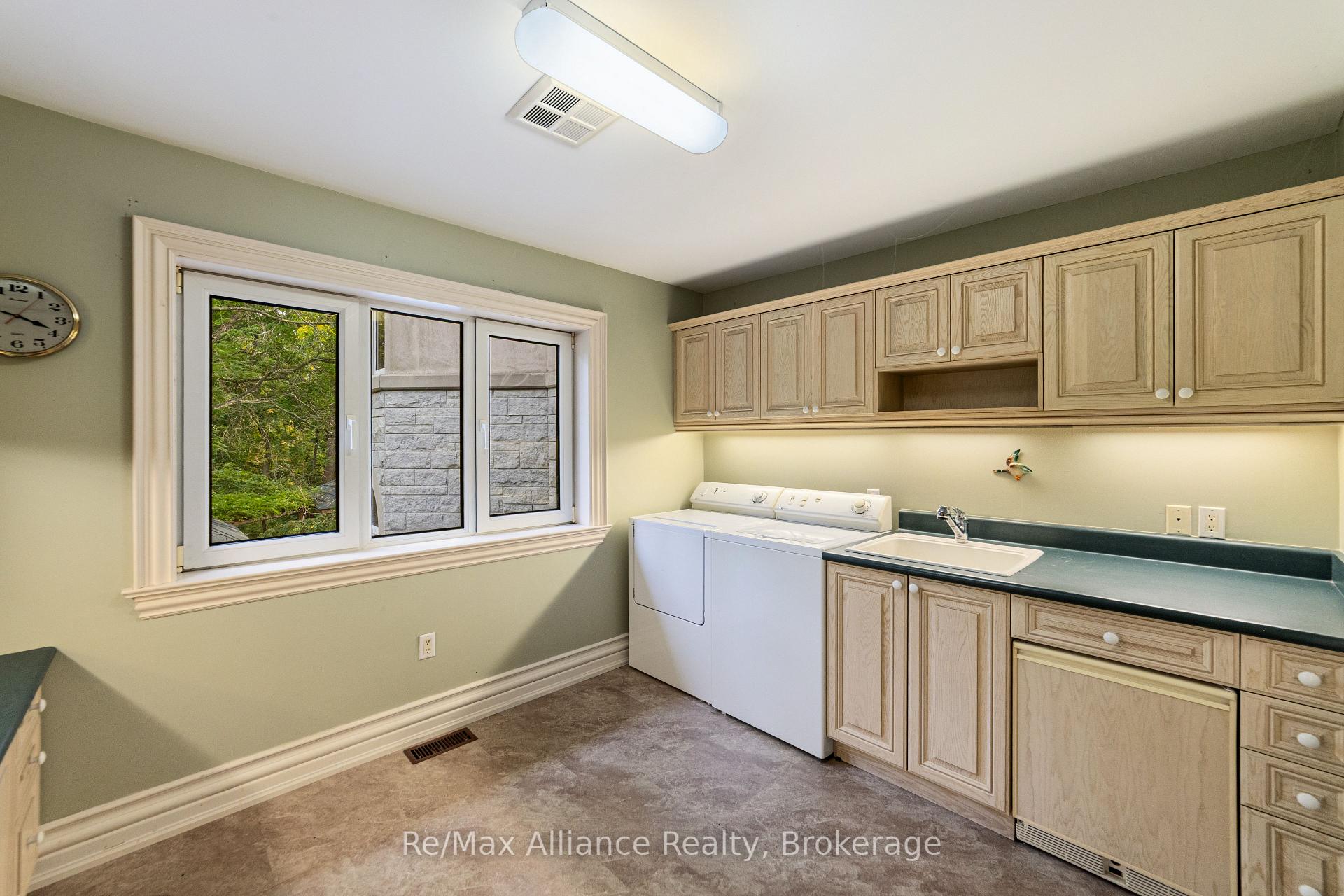 Photo 21 of 1024 Linbrook Road, Oakville, Morrison — HOMEH