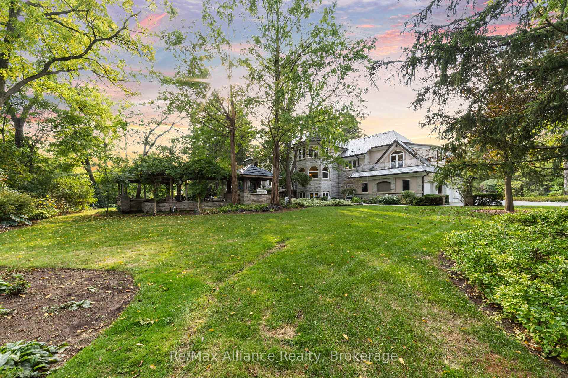Photo 49 of 1024 Linbrook Road, Oakville, Morrison — HOMEH