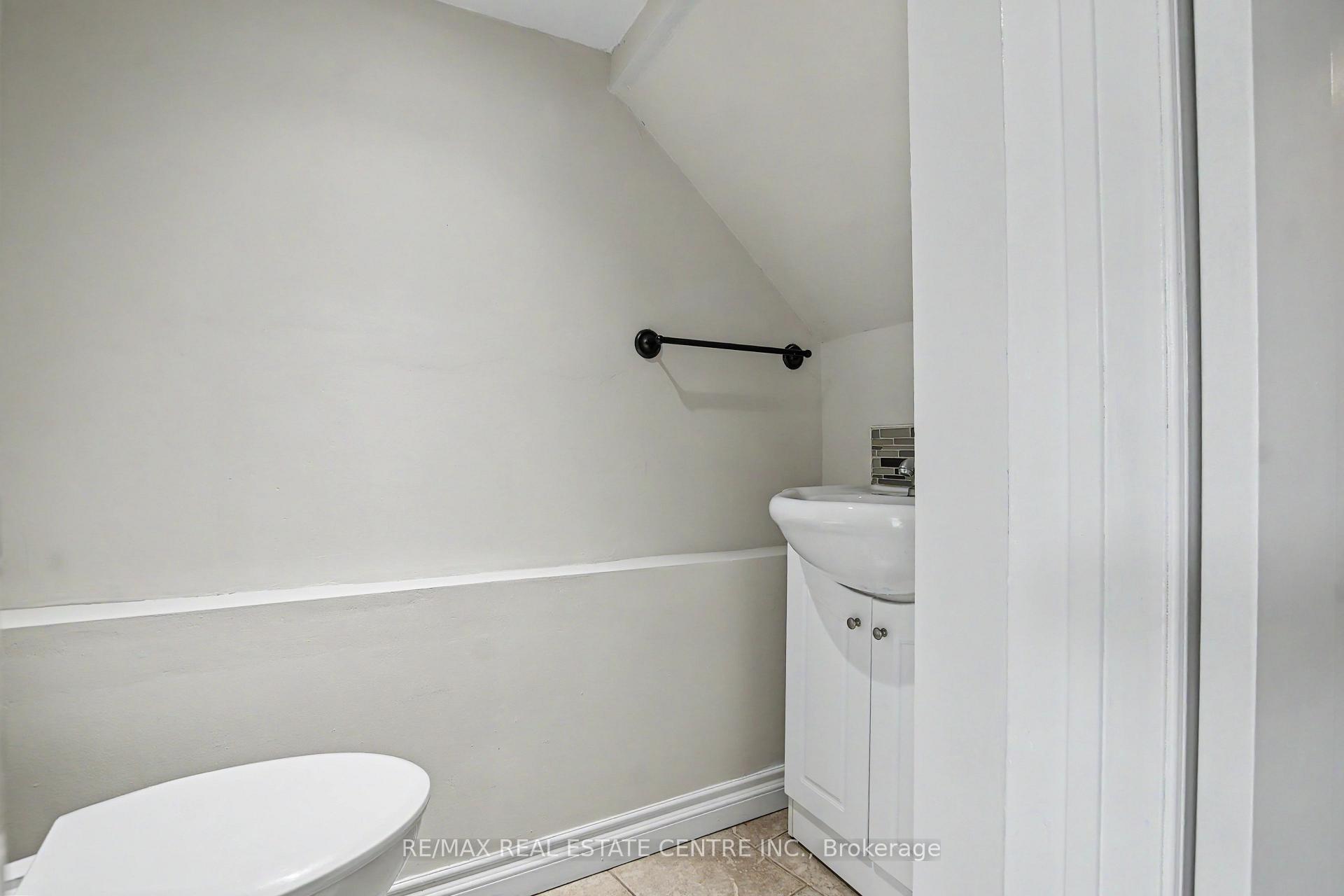 Photo 9 of Unit 46, 46 Ashton Crescent, Brampton, Central Park — HOMEH