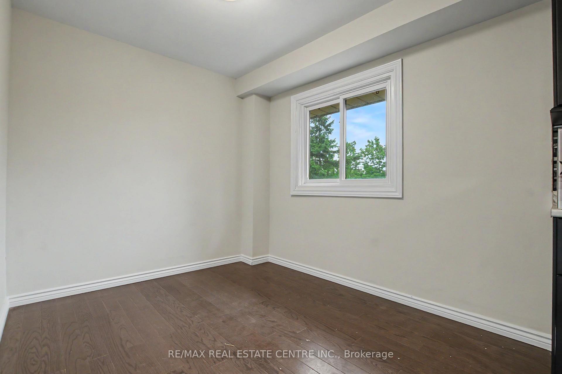 Photo 10 of Unit 46, 46 Ashton Crescent, Brampton, Central Park — HOMEH
