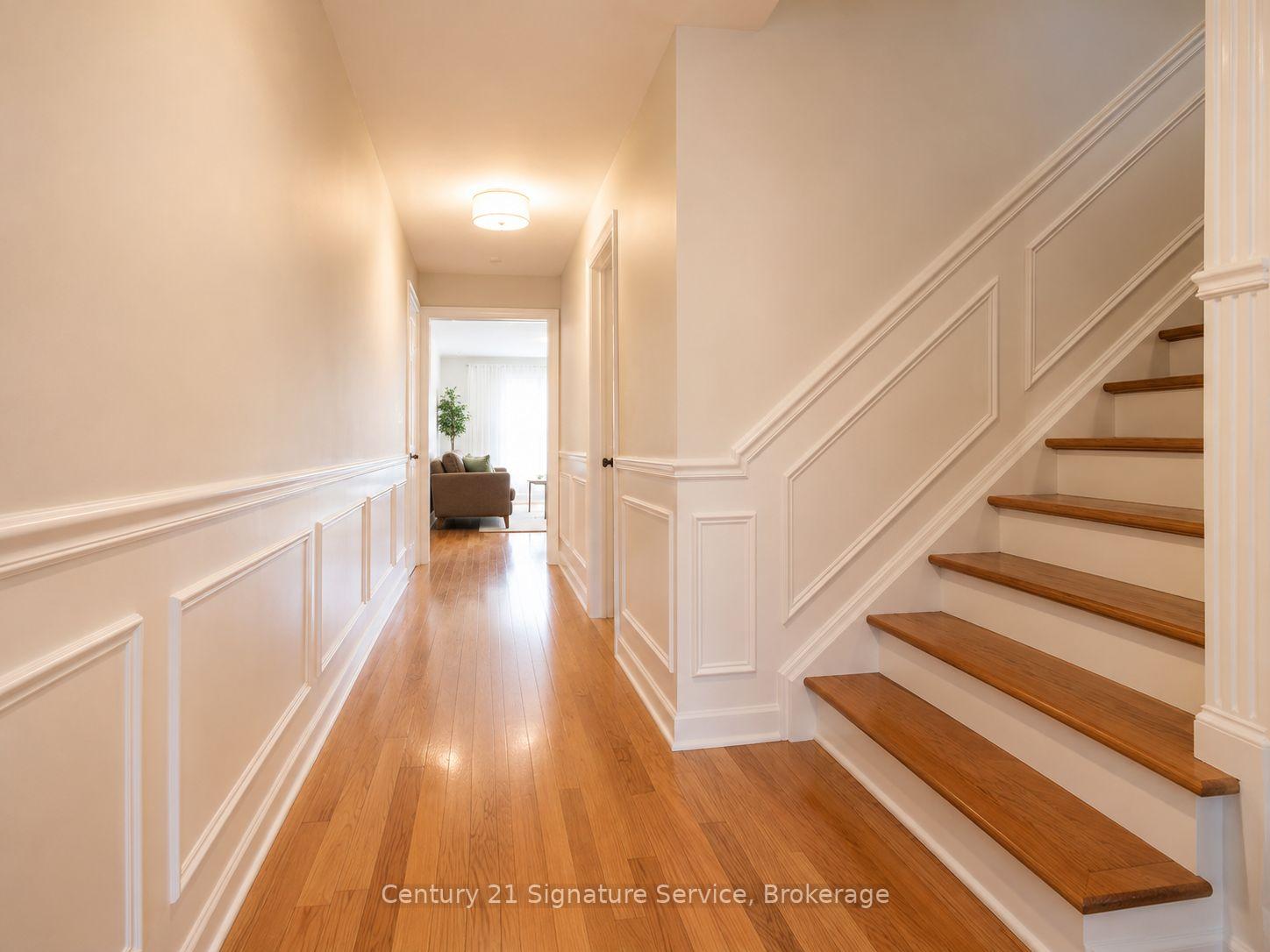 Photo 3 of 2395 Stefi Trail E, Oakville, River Oaks — HOMEH