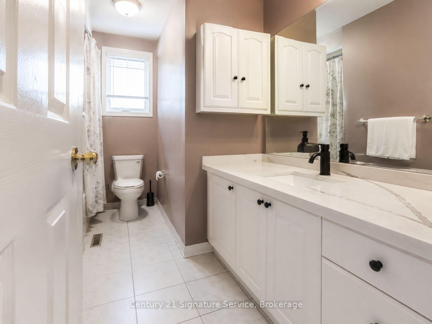 Photo 16 of 2395 Stefi Trail E, Oakville, River Oaks — HOMEH