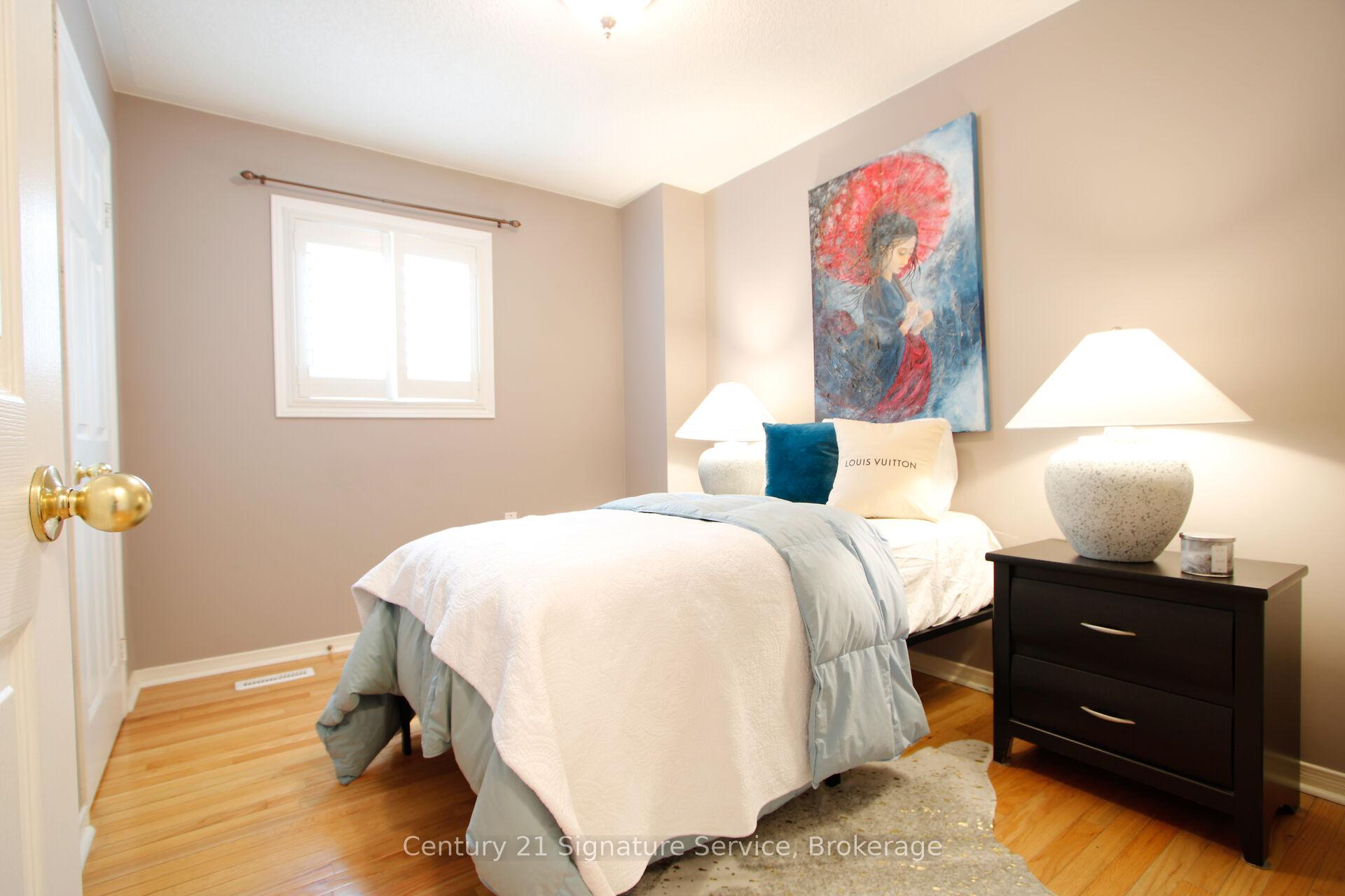 Photo 20 of 2395 Stefi Trail E, Oakville, River Oaks — HOMEH
