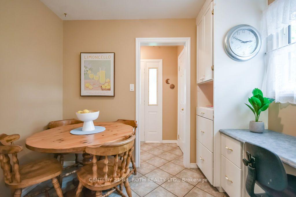 Photo 8 of 1037 Glen Eagles Crescent, Midland — HOMEH