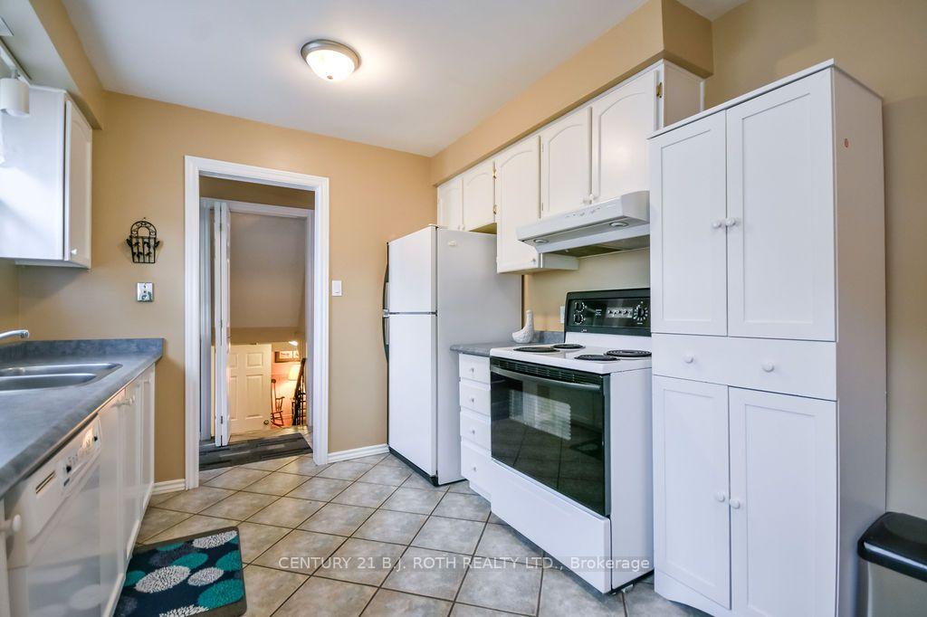 Photo 9 of 1037 Glen Eagles Crescent, Midland — HOMEH
