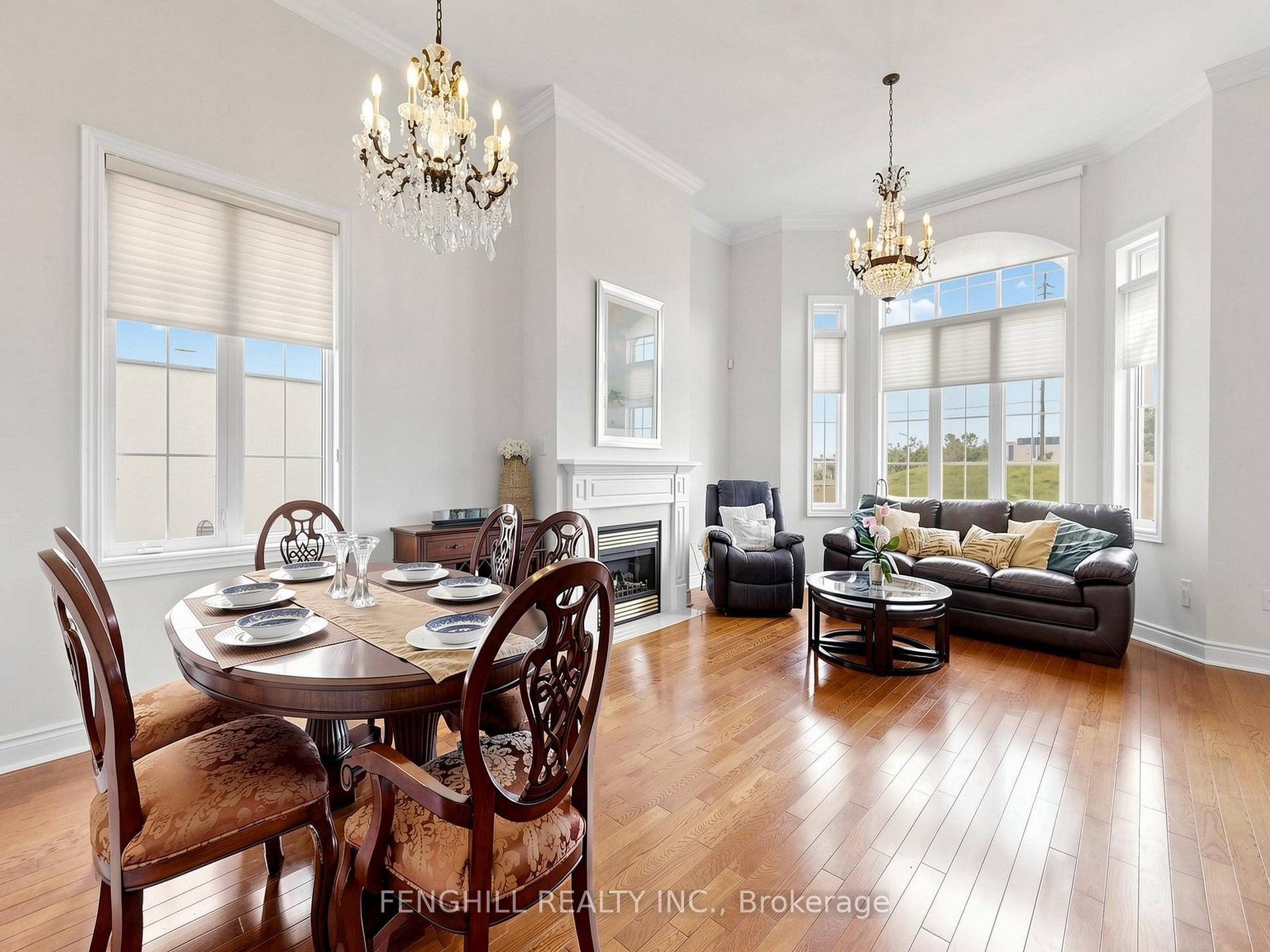 Photo 5 of 106 Legends Way, Markham, Unionville — HOMEH