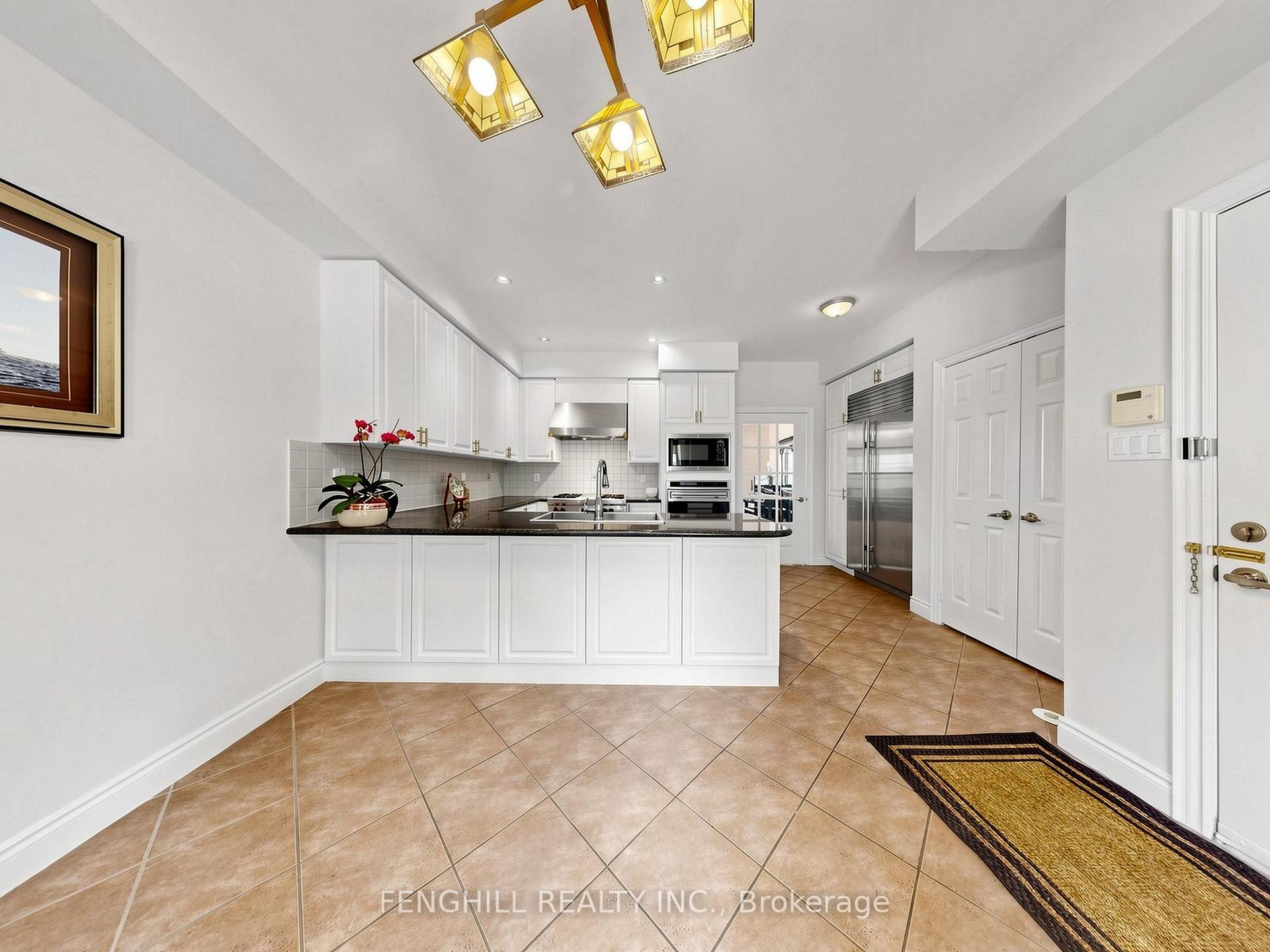 Photo 7 of 106 Legends Way, Markham, Unionville — HOMEH