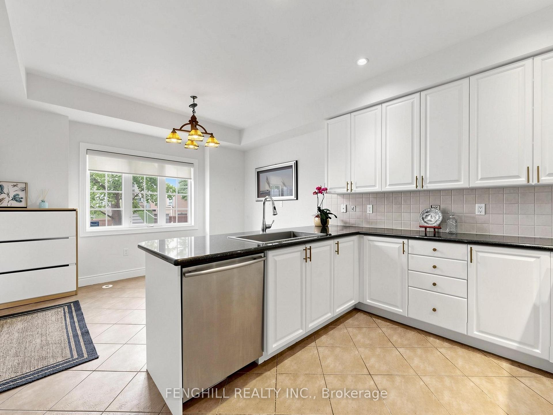 Photo 8 of 106 Legends Way, Markham, Unionville — HOMEH