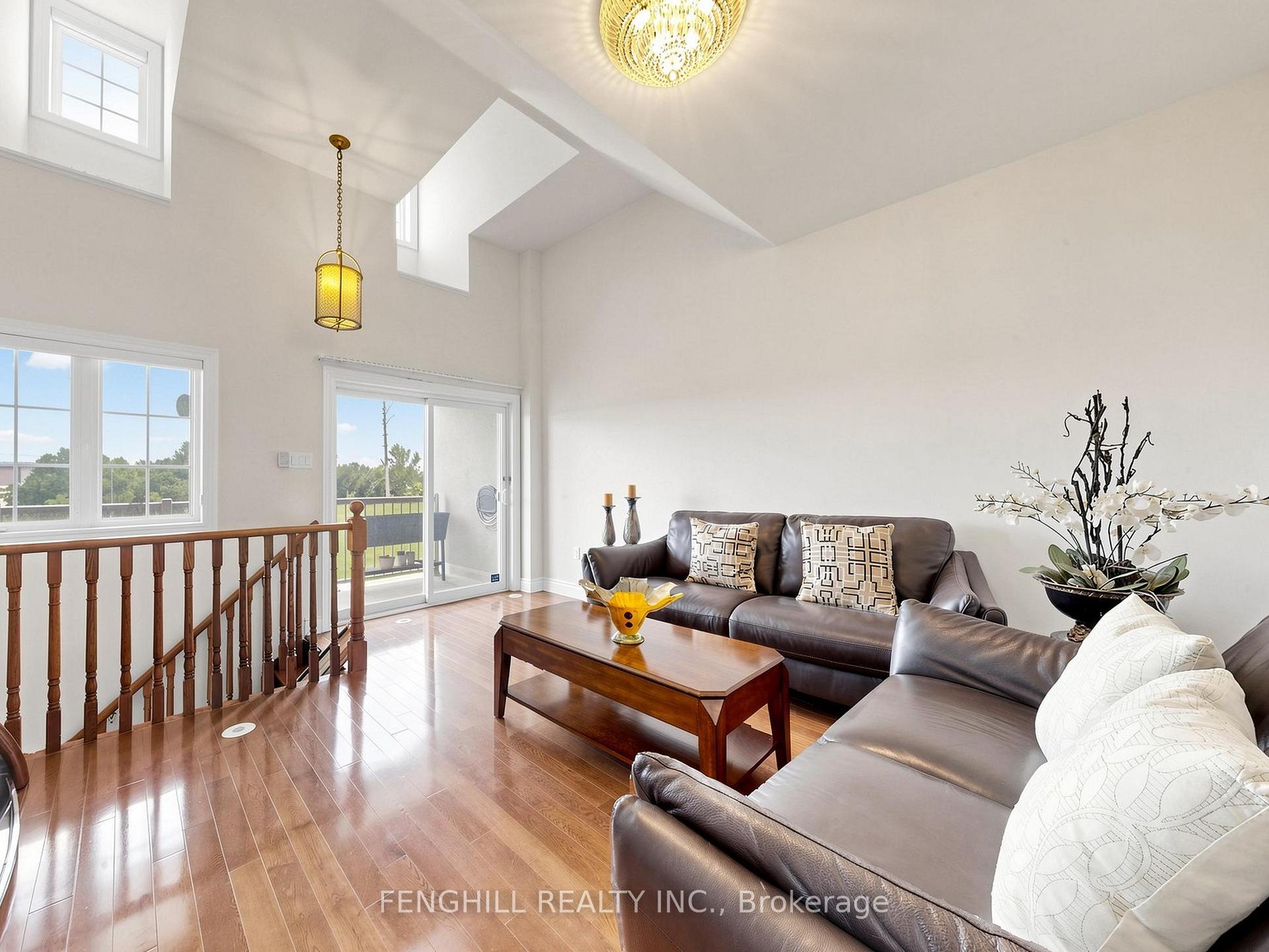 Photo 10 of 106 Legends Way, Markham, Unionville — HOMEH
