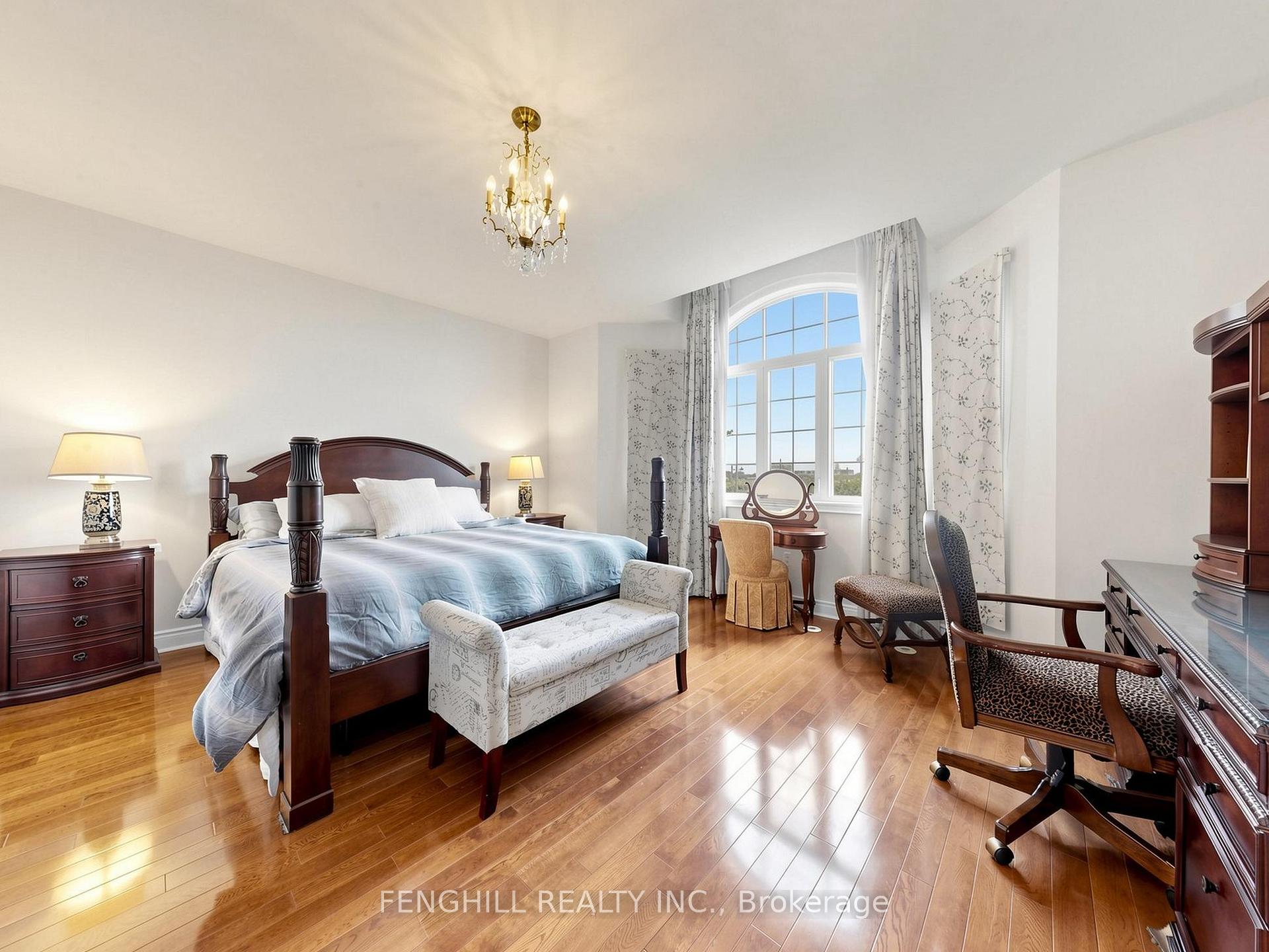 Photo 12 of 106 Legends Way, Markham, Unionville — HOMEH