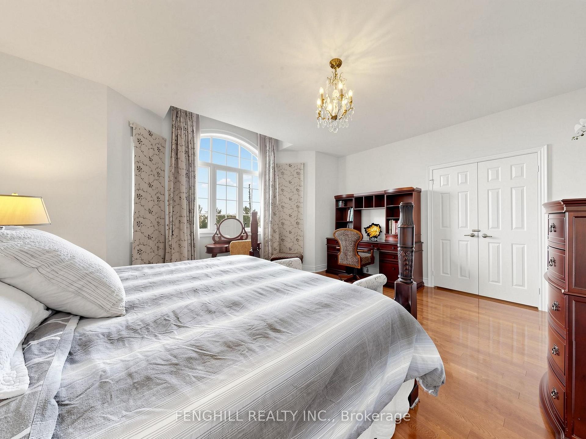 Photo 14 of 106 Legends Way, Markham, Unionville — HOMEH