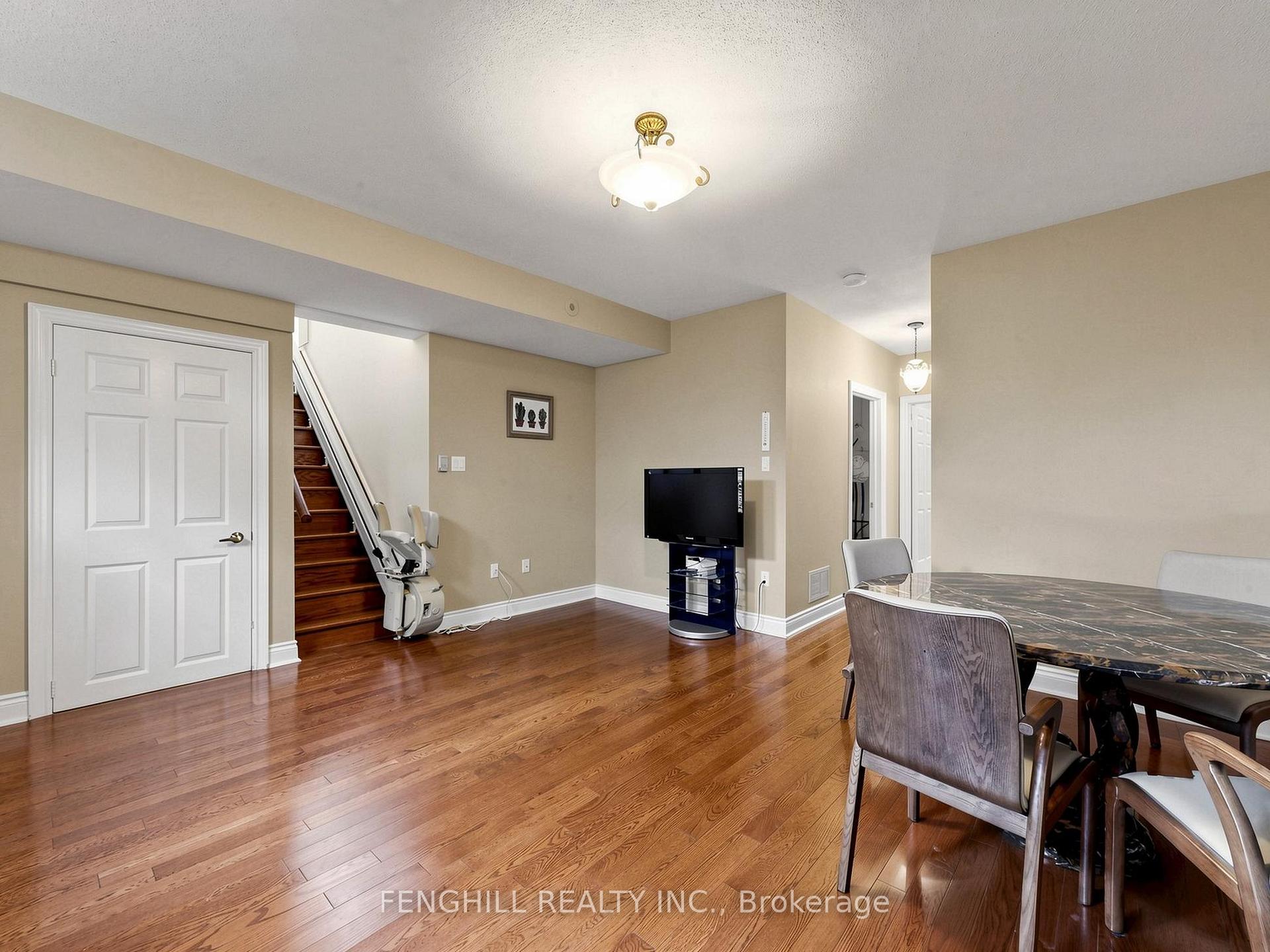 Photo 23 of 106 Legends Way, Markham, Unionville — HOMEH