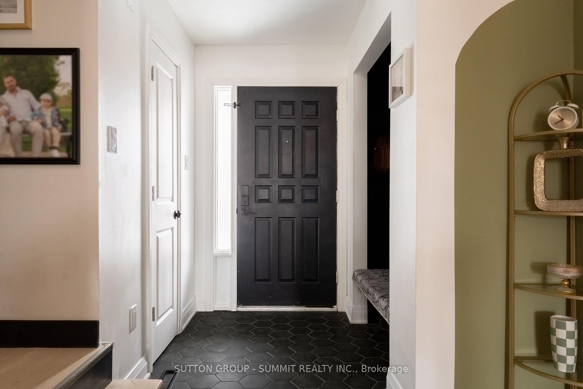 Photo 2 of 30 Buchanan Crescent, Thorold, Confederation Heights — HOMEH