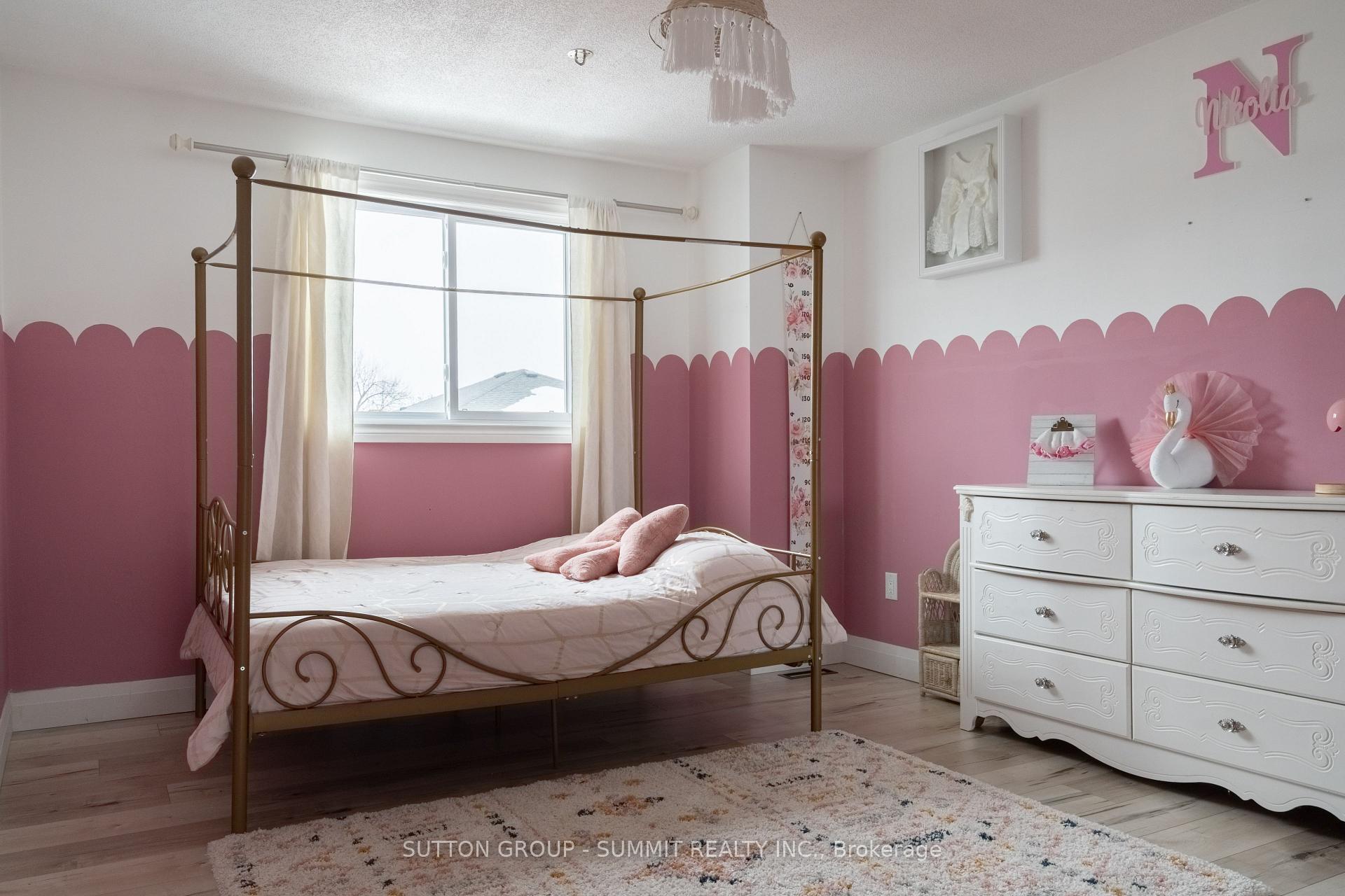 Photo 25 of 30 Buchanan Crescent, Thorold, Confederation Heights — HOMEH