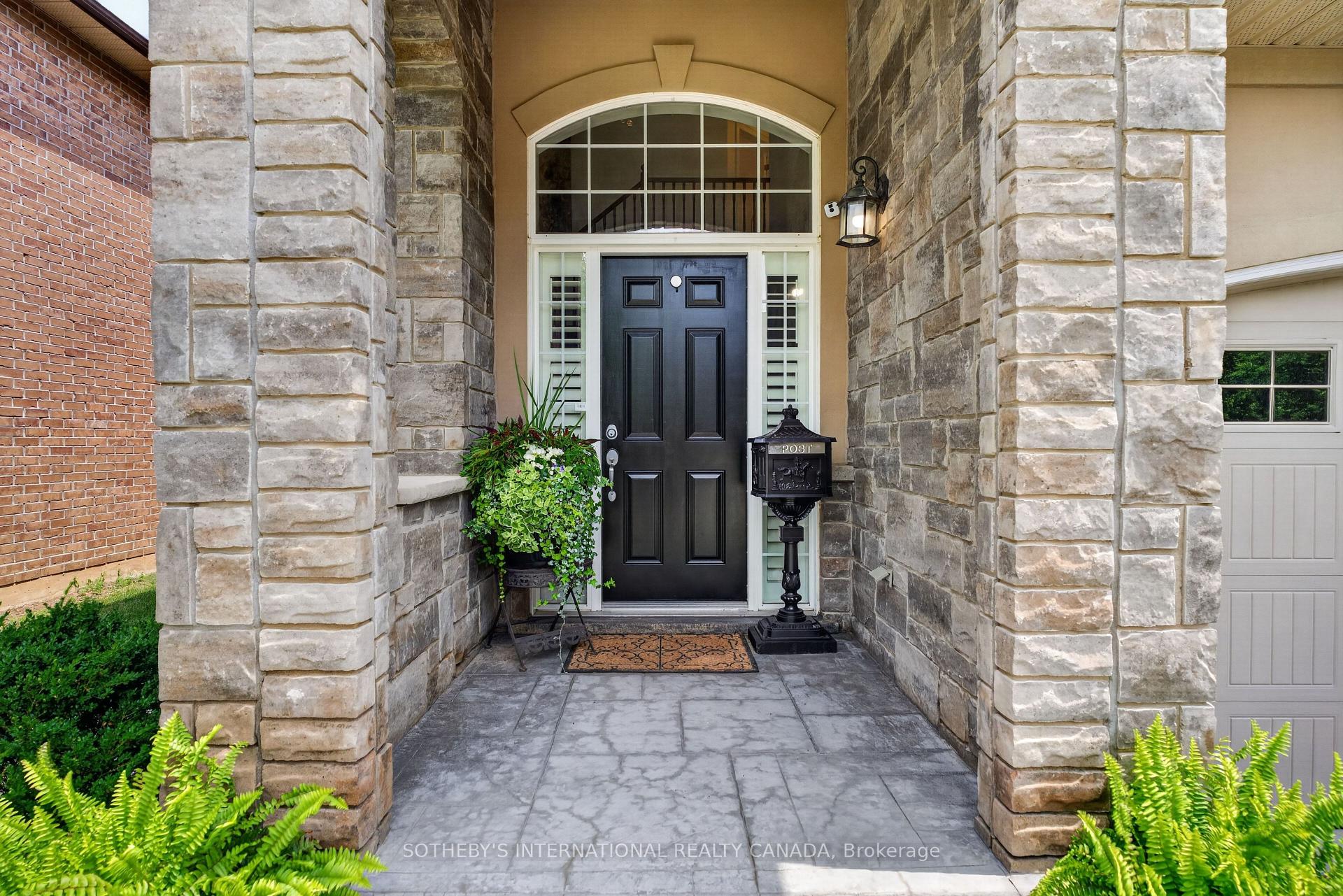 Photo 2 of 39 Maplevale Drive, Hamilton, Ancaster — HOMEH