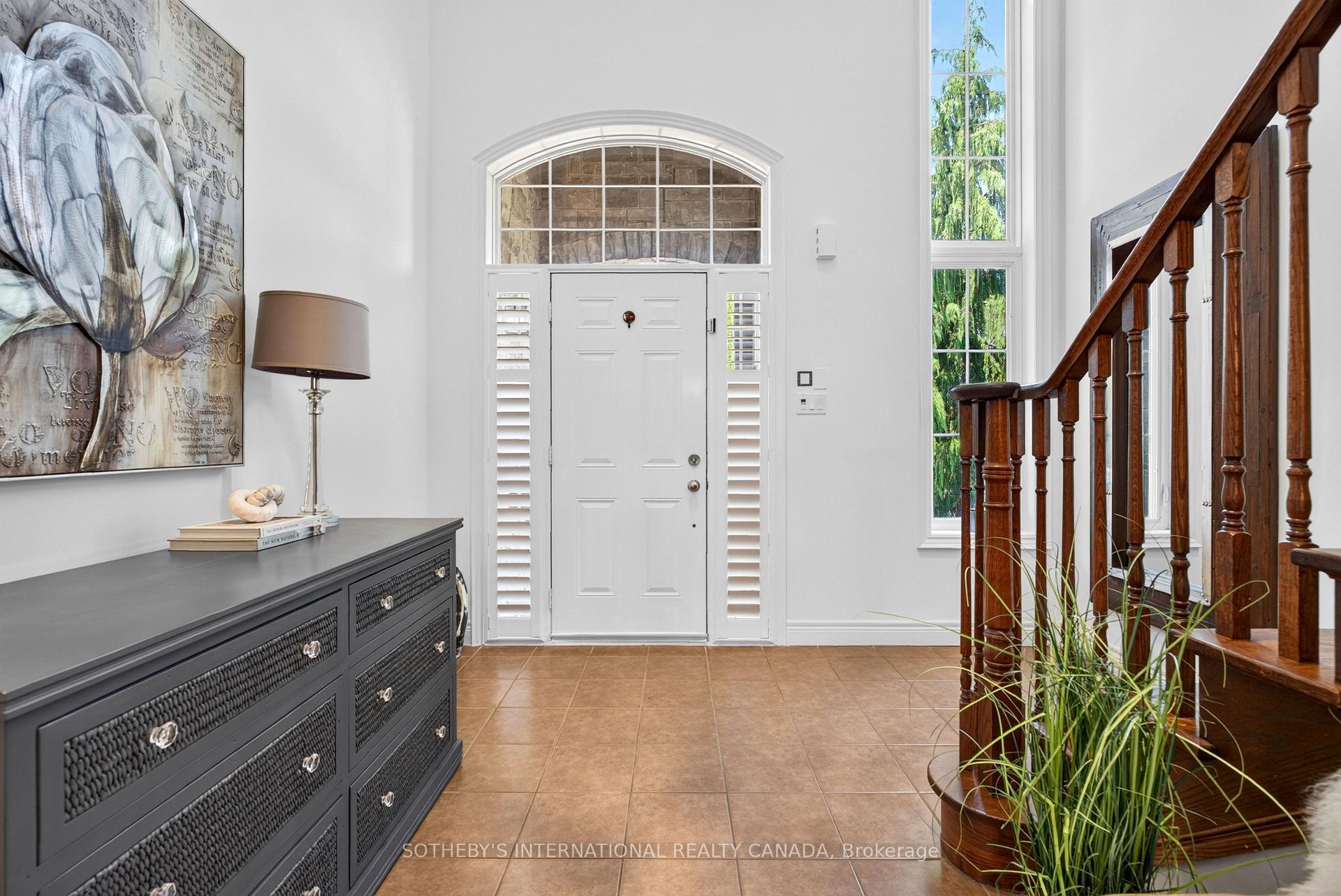 Photo 3 of 39 Maplevale Drive, Hamilton, Ancaster — HOMEH