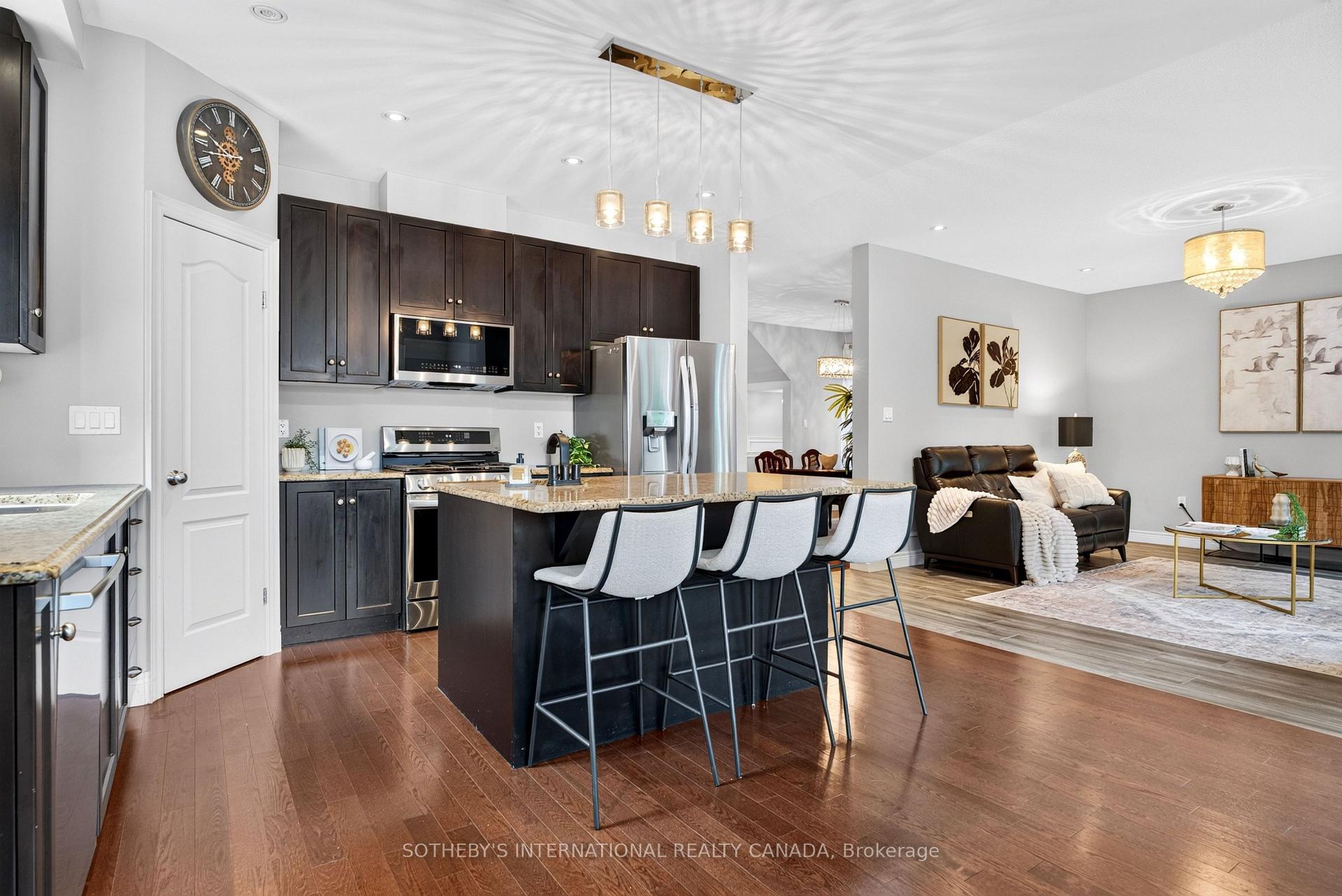 Photo 9 of 39 Maplevale Drive, Hamilton, Ancaster — HOMEH