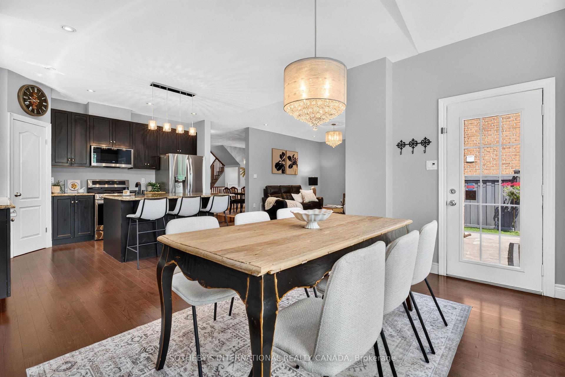 Photo 11 of 39 Maplevale Drive, Hamilton, Ancaster — HOMEH