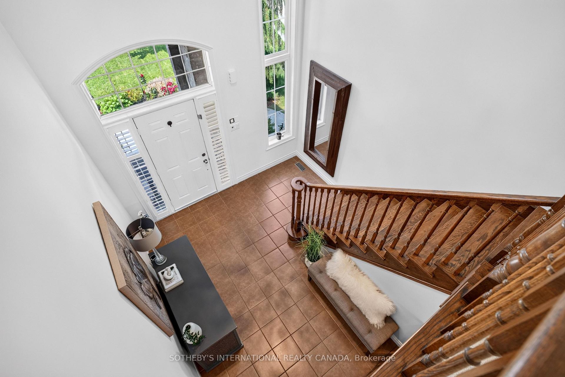 Photo 14 of 39 Maplevale Drive, Hamilton, Ancaster — HOMEH