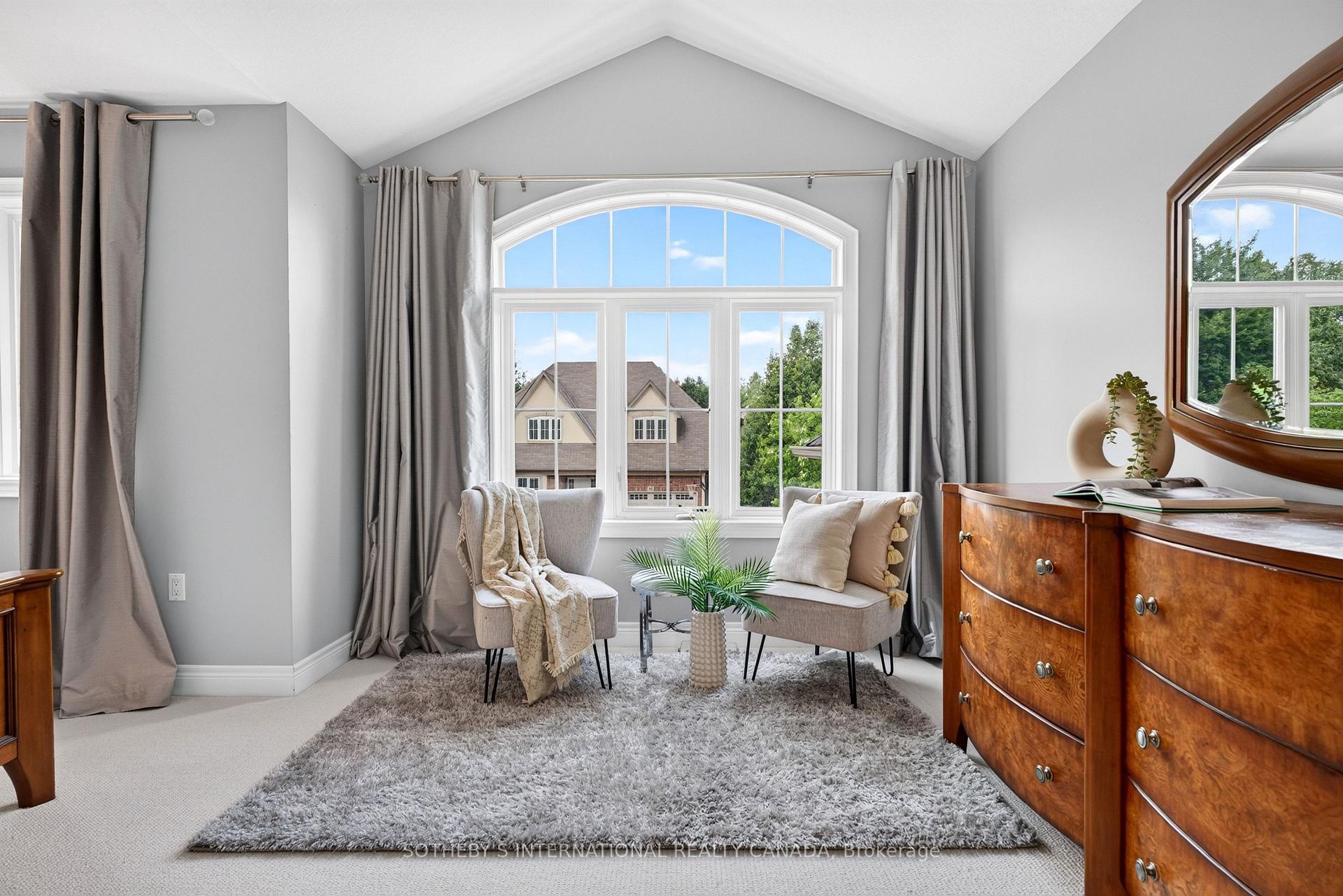 Photo 16 of 39 Maplevale Drive, Hamilton, Ancaster — HOMEH