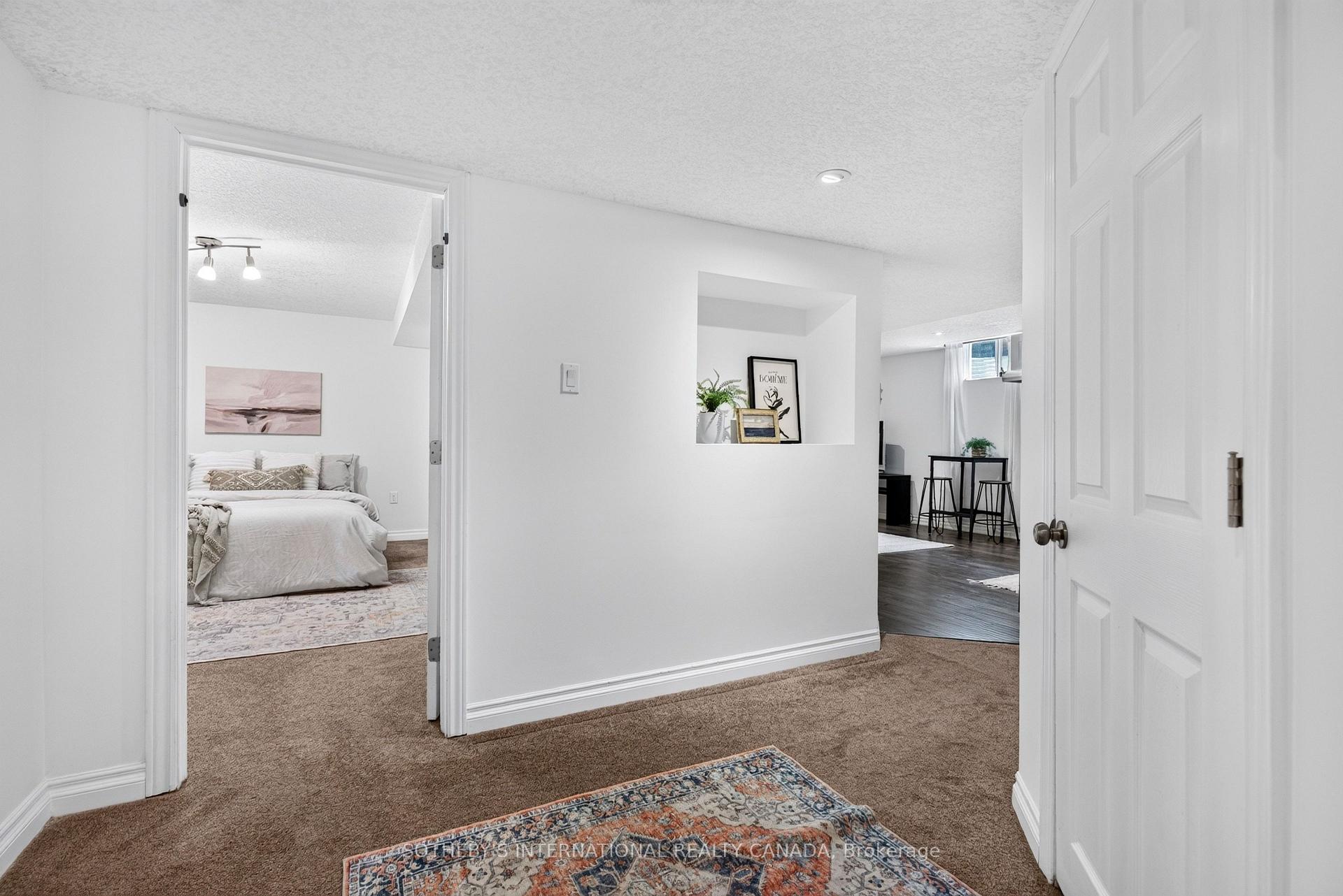 Photo 23 of 39 Maplevale Drive, Hamilton, Ancaster — HOMEH
