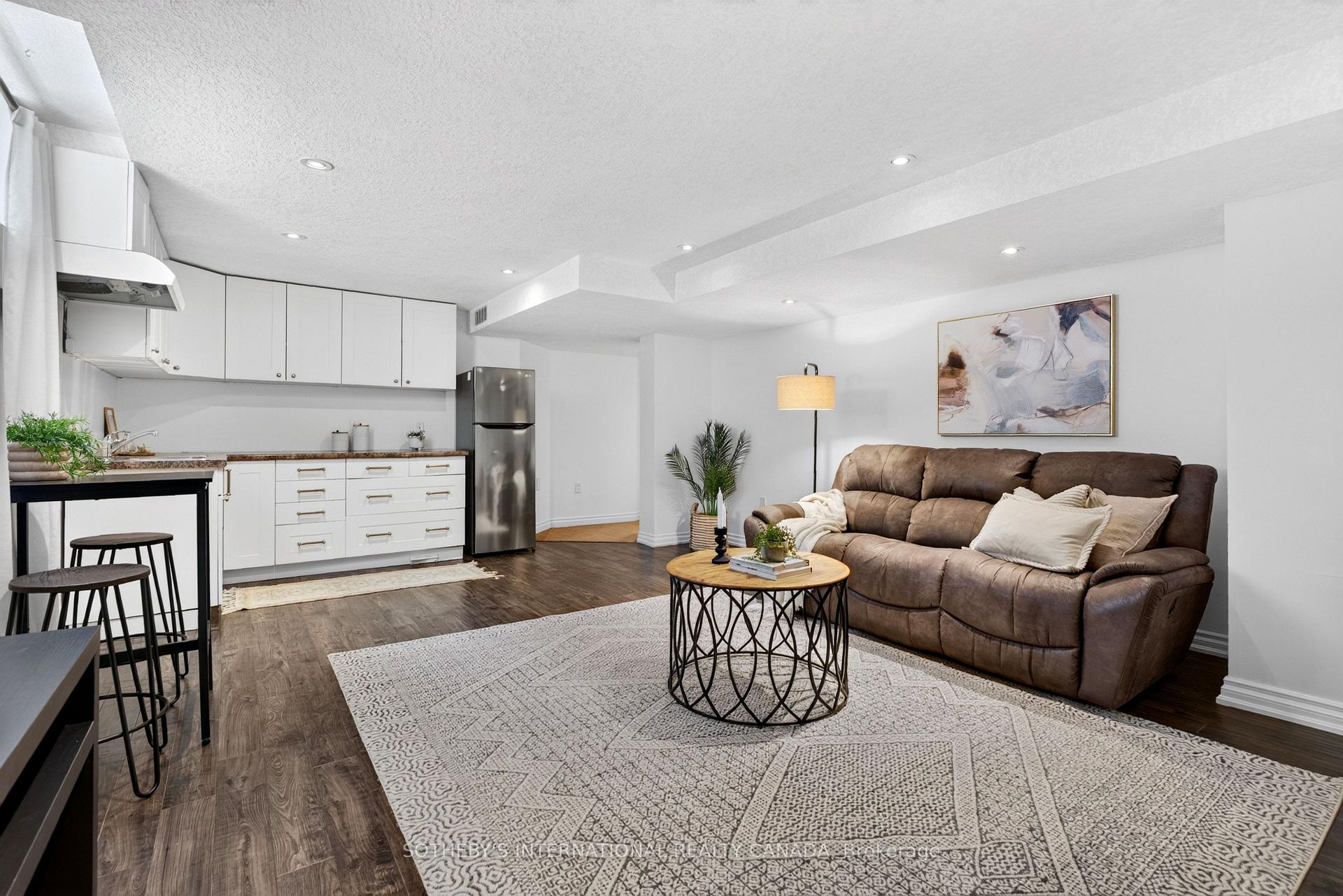 Photo 25 of 39 Maplevale Drive, Hamilton, Ancaster — HOMEH