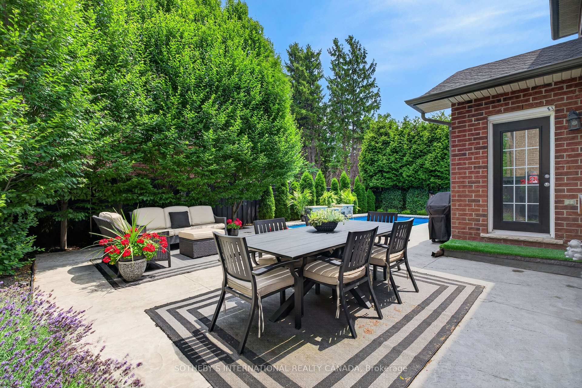 Photo 31 of 39 Maplevale Drive, Hamilton, Ancaster — HOMEH