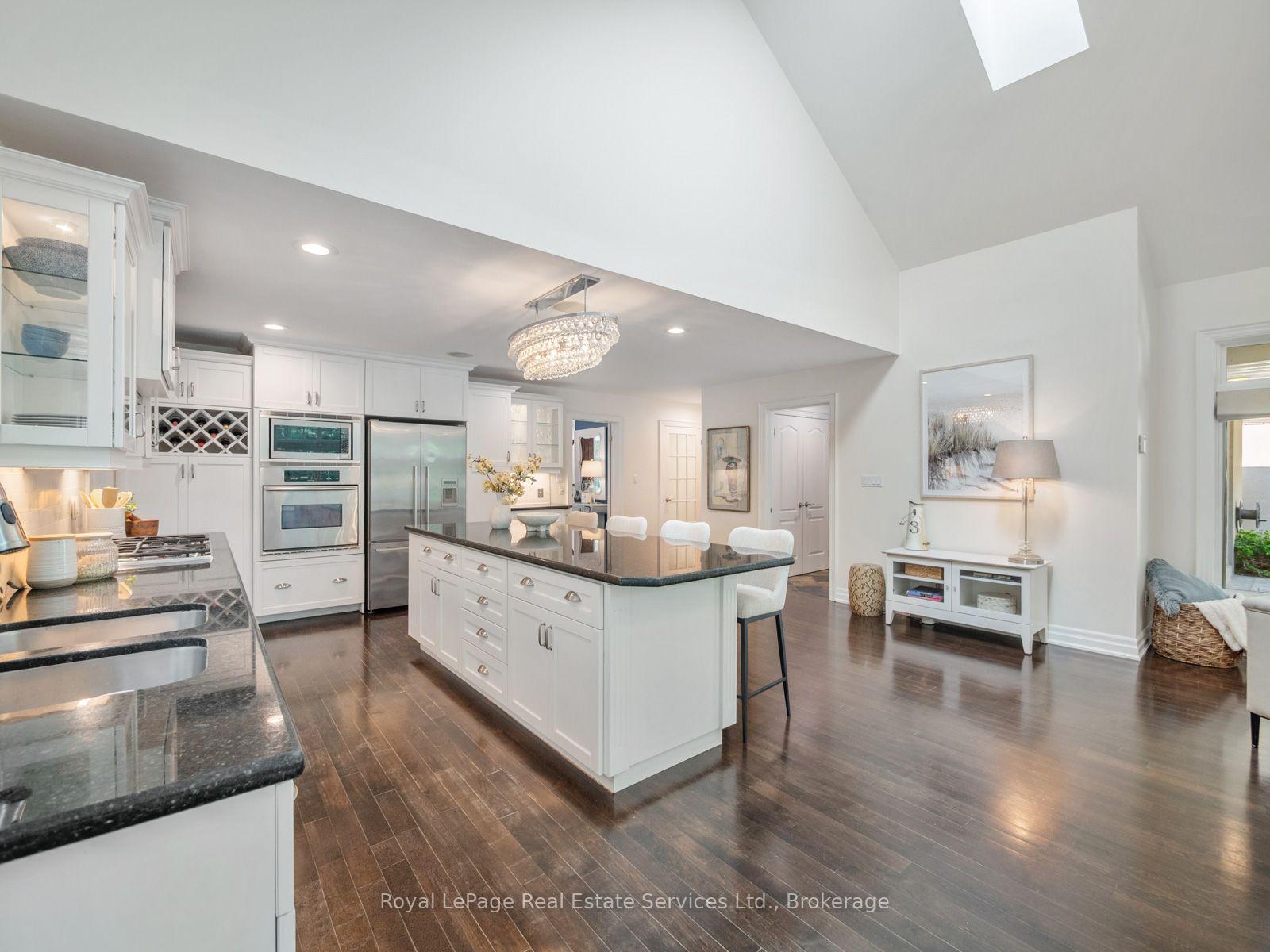 Photo 8 of 2160 Aintree Terrace, Oakville, Ford — HOMEH